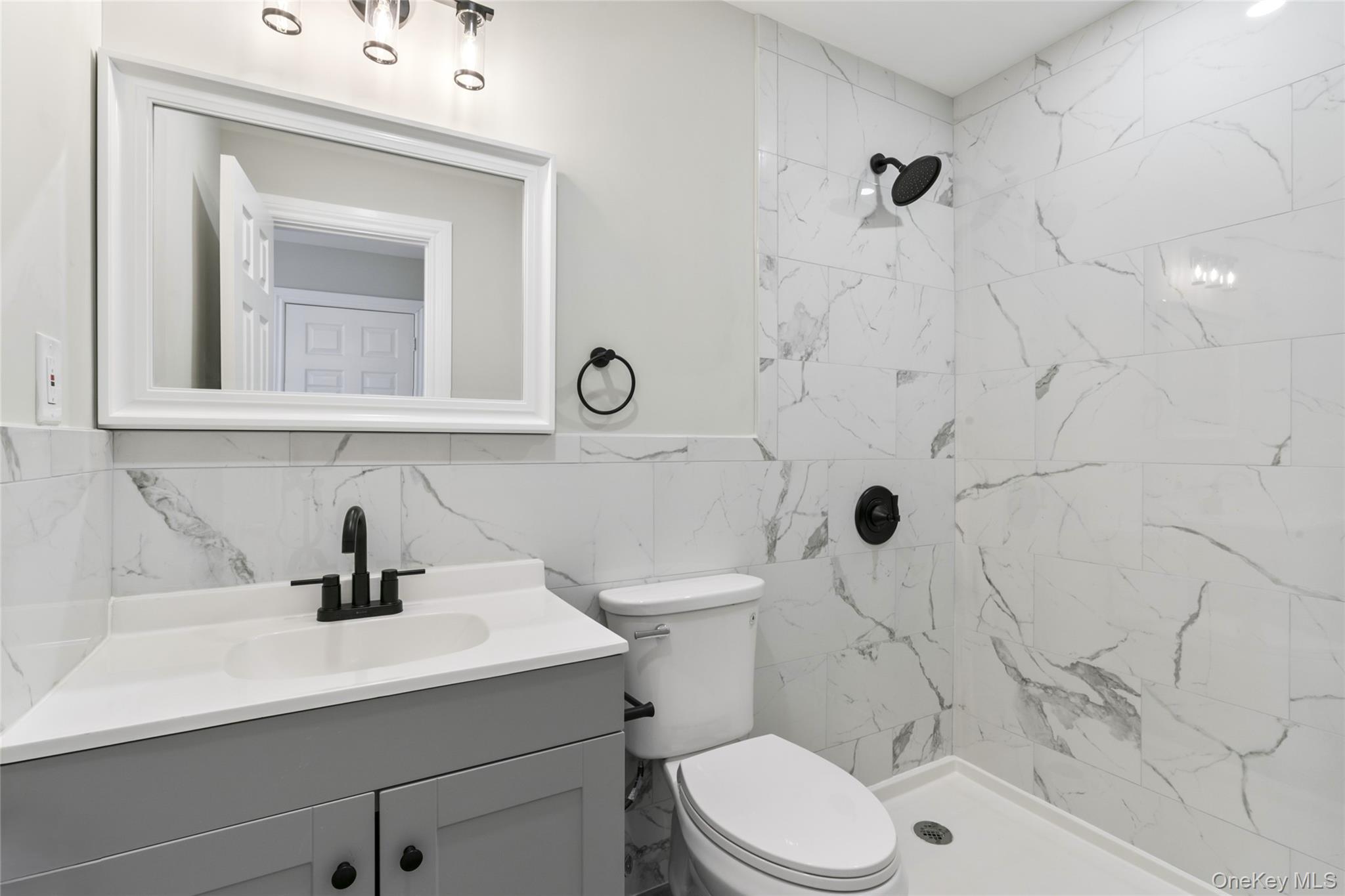 15 Bellaire Drive, Ridge, NY 11961