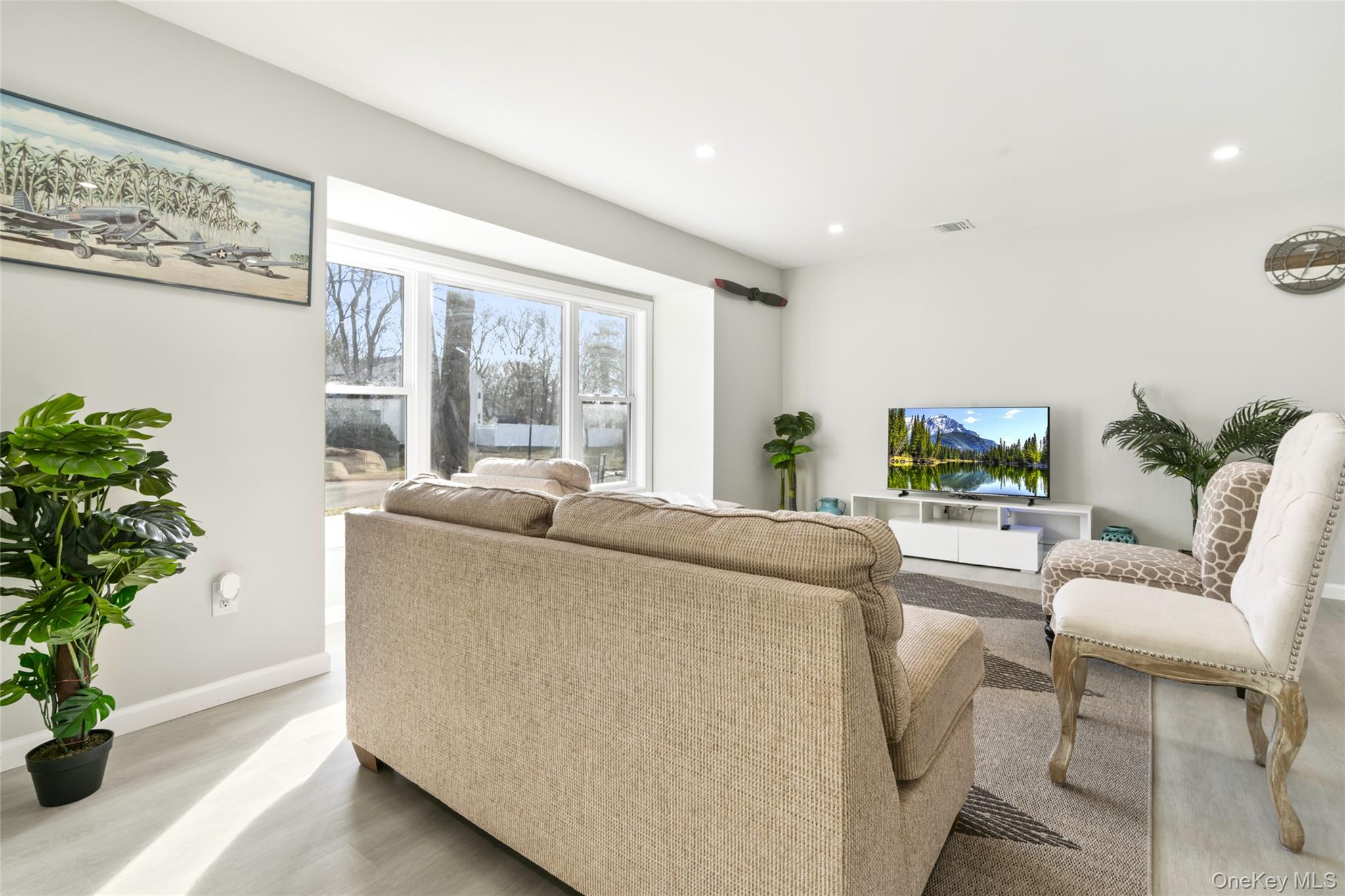 15 Bellaire Drive, Ridge, NY 11961