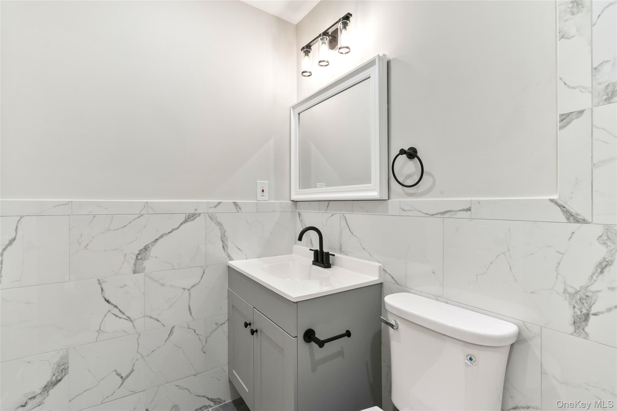 15 Bellaire Drive, Ridge, NY 11961