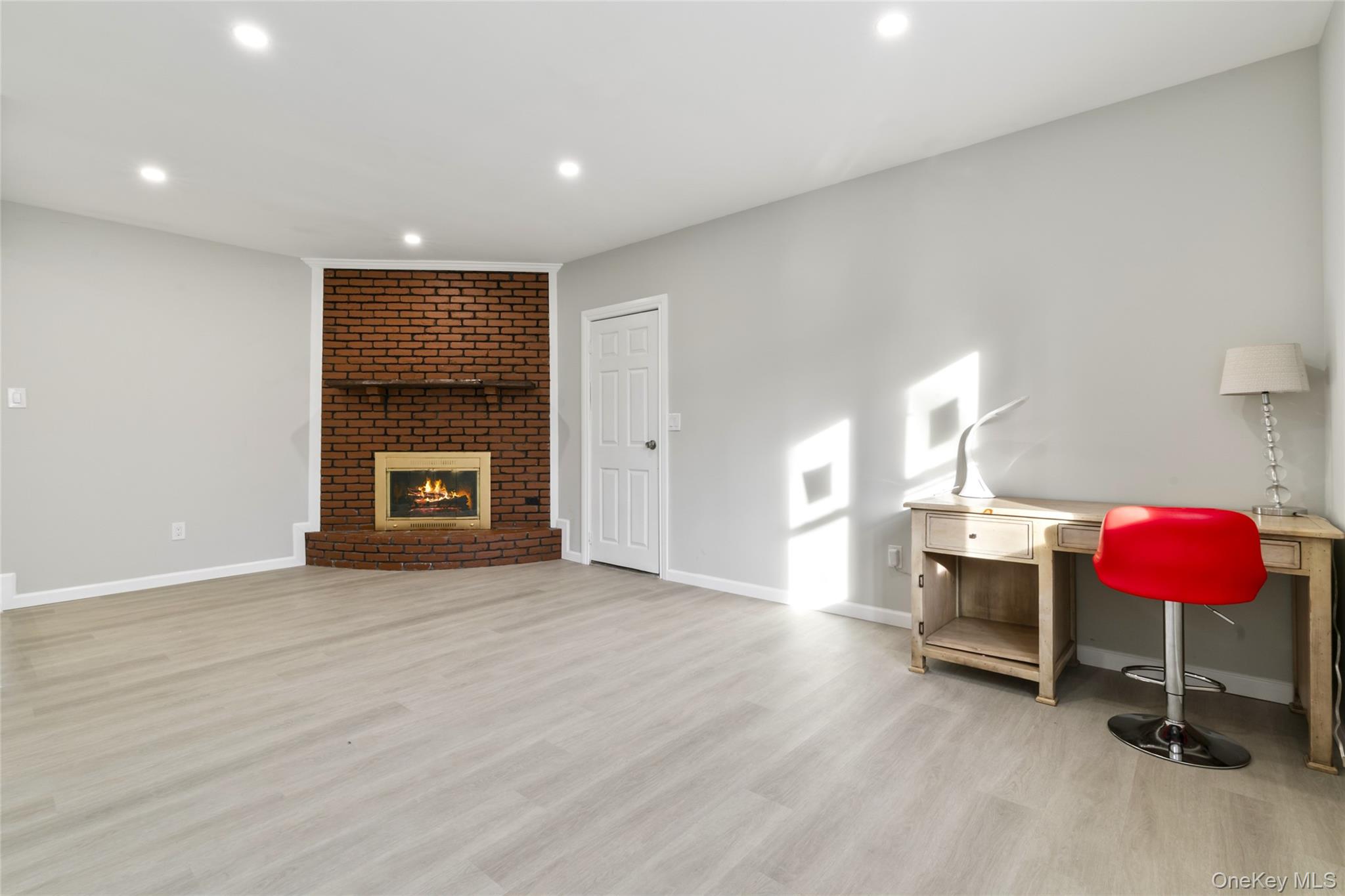 15 Bellaire Drive, Ridge, NY 11961