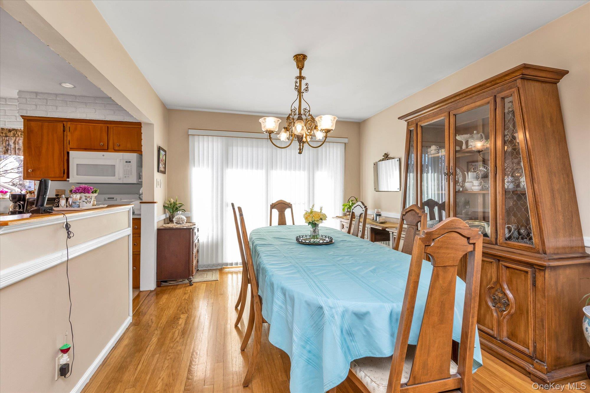 154 S Brush Drive, Valley Stream, NY 11581