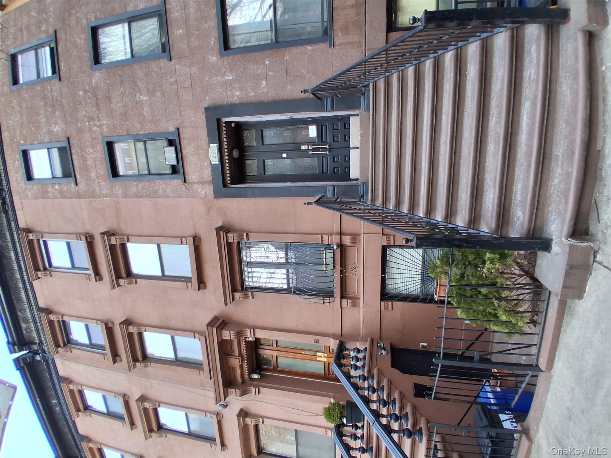251 W 131st Street, New York (Manhattan), NY 10027