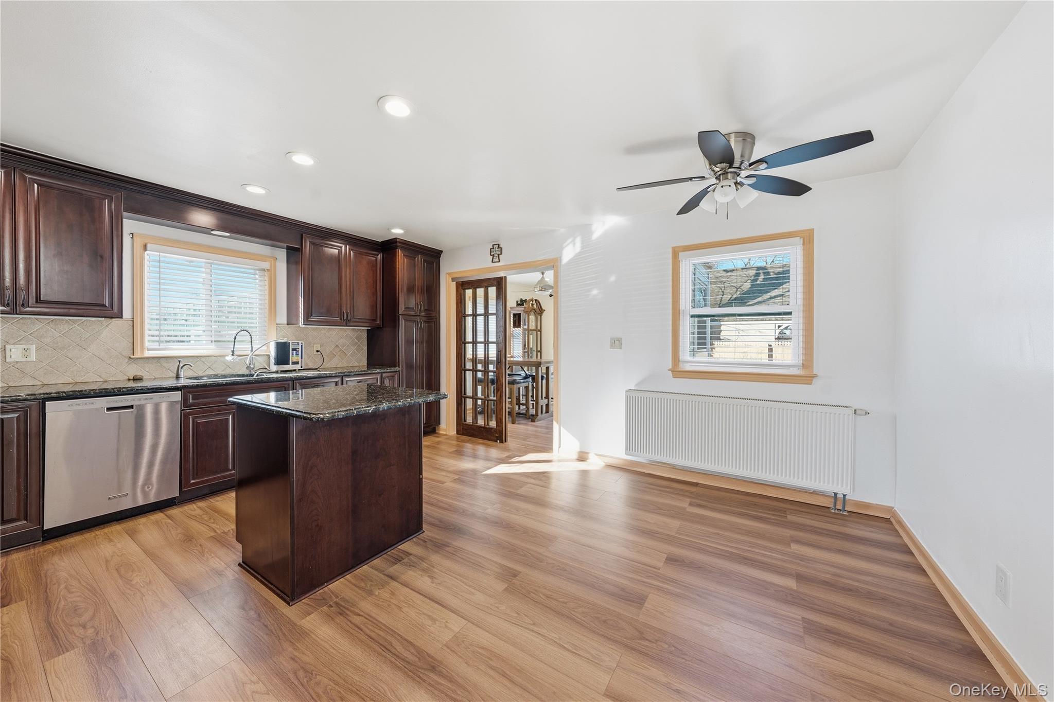 295 union avenue Avenue, Lynbrook, NY 11563