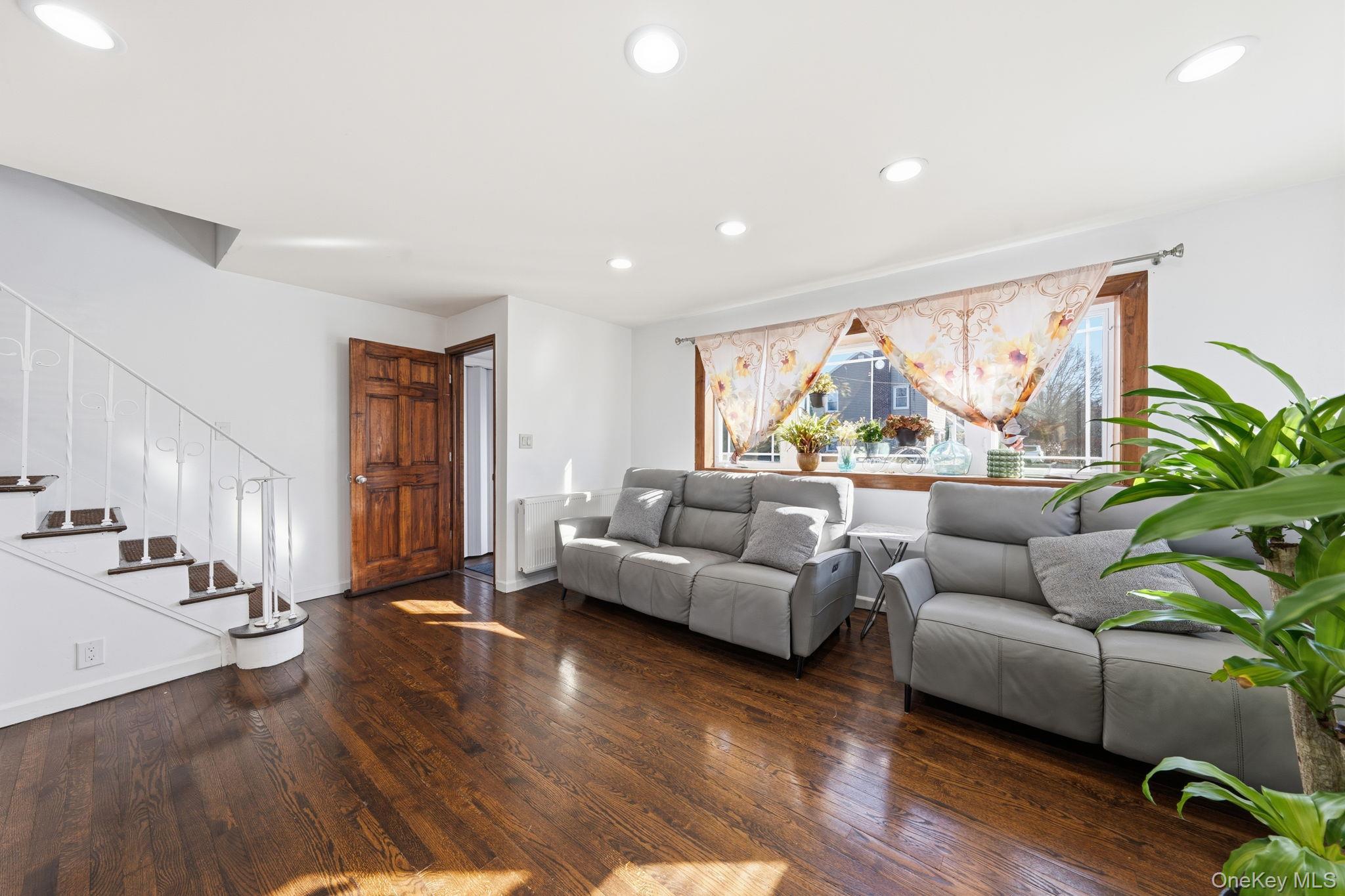 295 union Avenue, Lynbrook, NY 11563