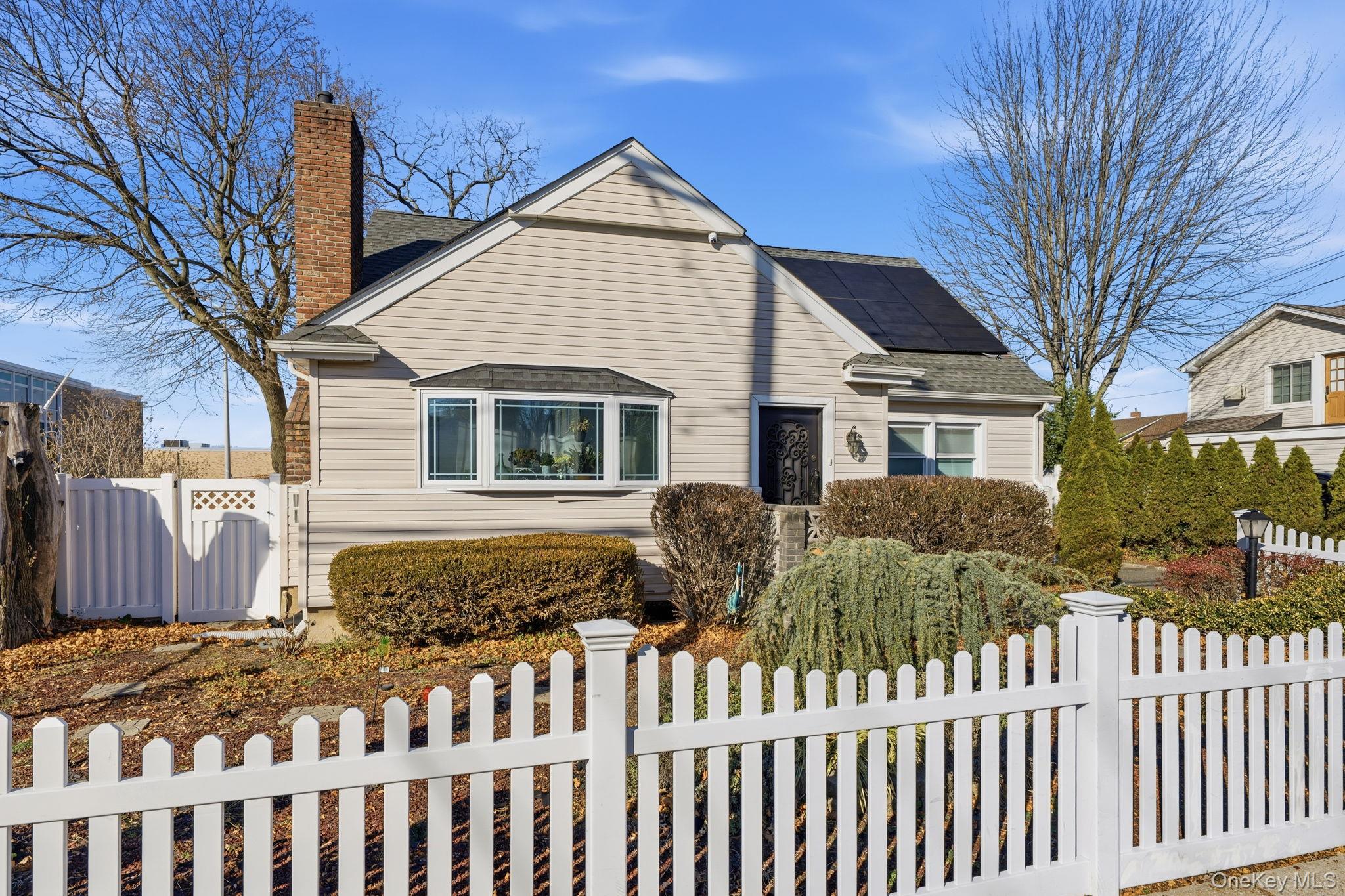 295 union Avenue, Lynbrook, NY 11563