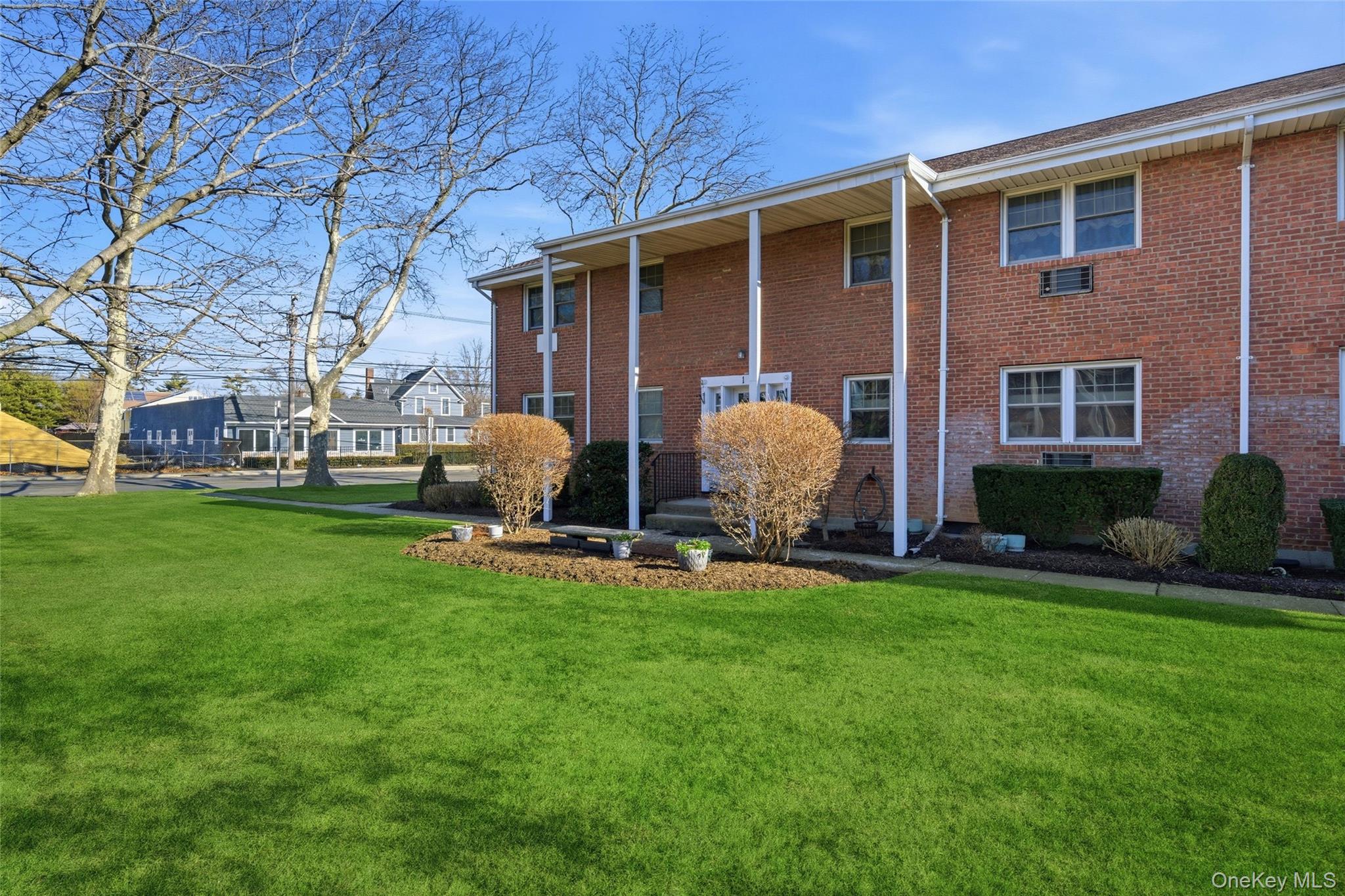 297 Merrick Road # D 1, Amityville, NY 11701