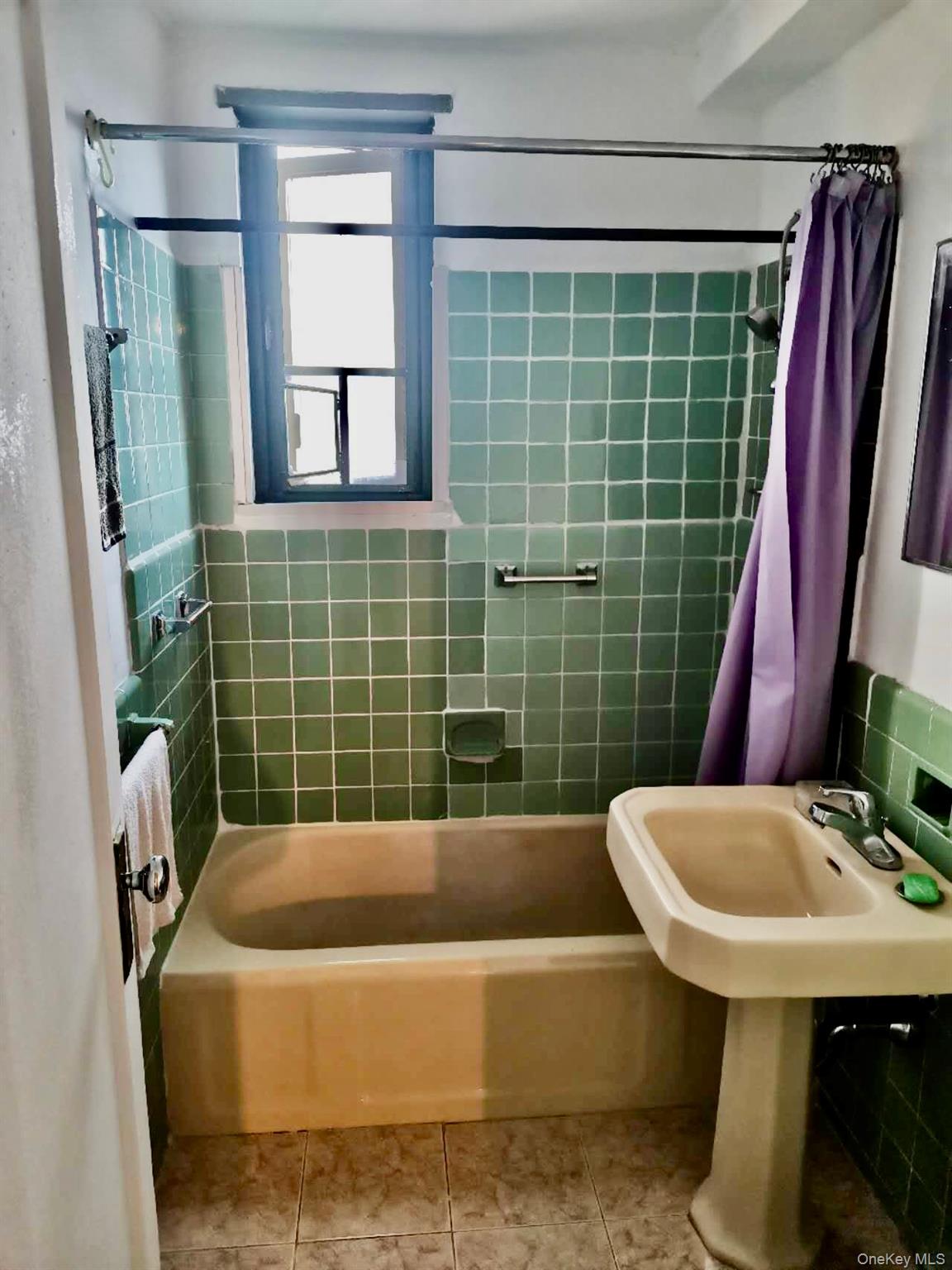 1604 Metropolitan Avenue # 8F, Bronx, NY 10462