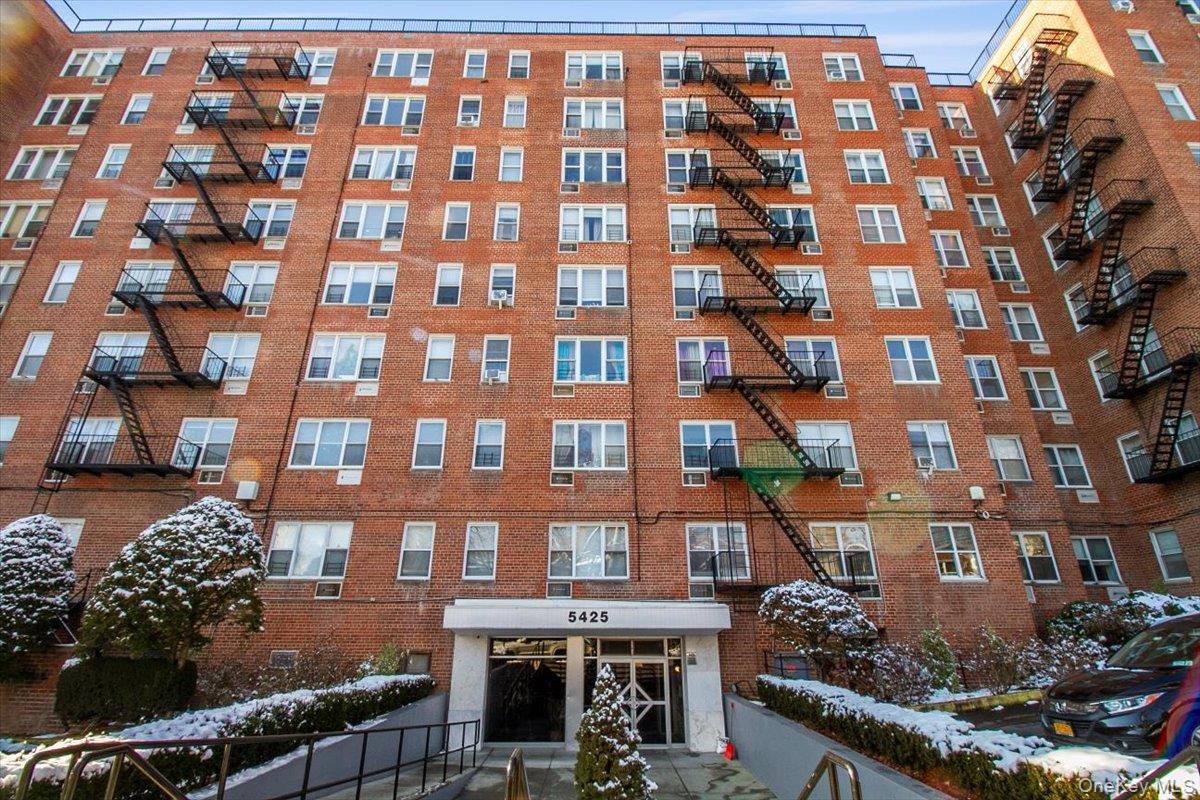 5425 Valles Avenue # 3F, Bronx, NY 10471