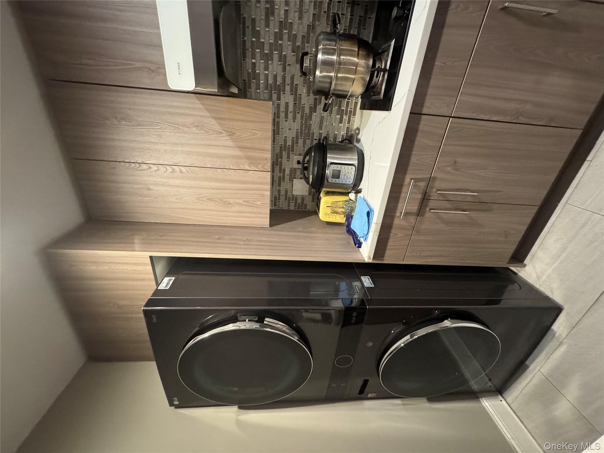 160-24 17th Ave # 1, Whitestone, NY 11357