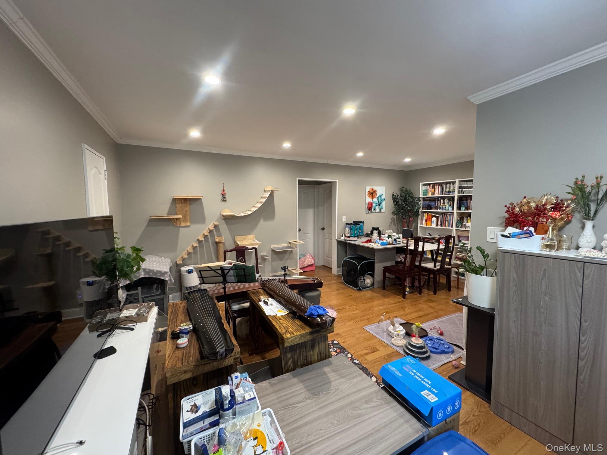 160-24 17th Ave # 1, Whitestone, NY 11357