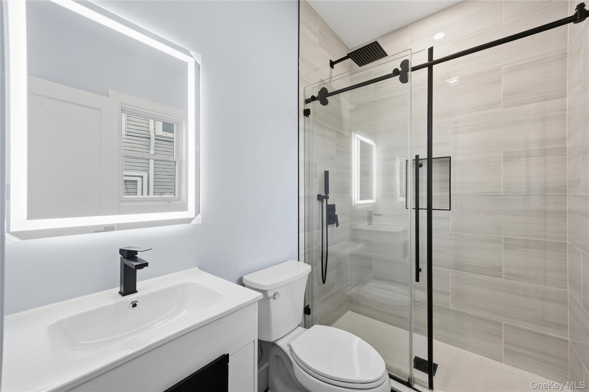 14 Fawn Lane, Westbury, NY 11590