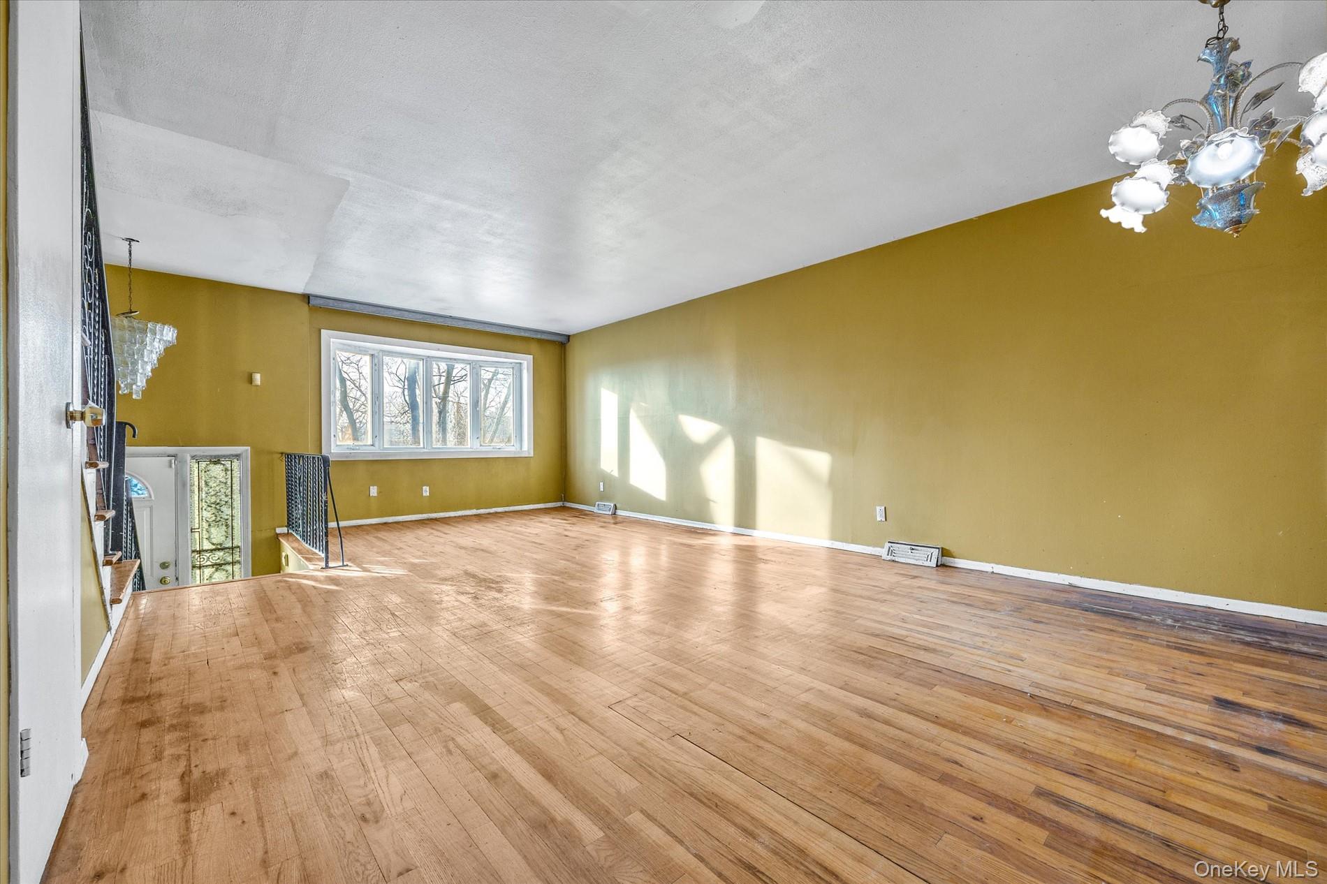 1537 144th Street, Whitestone, NY 11357