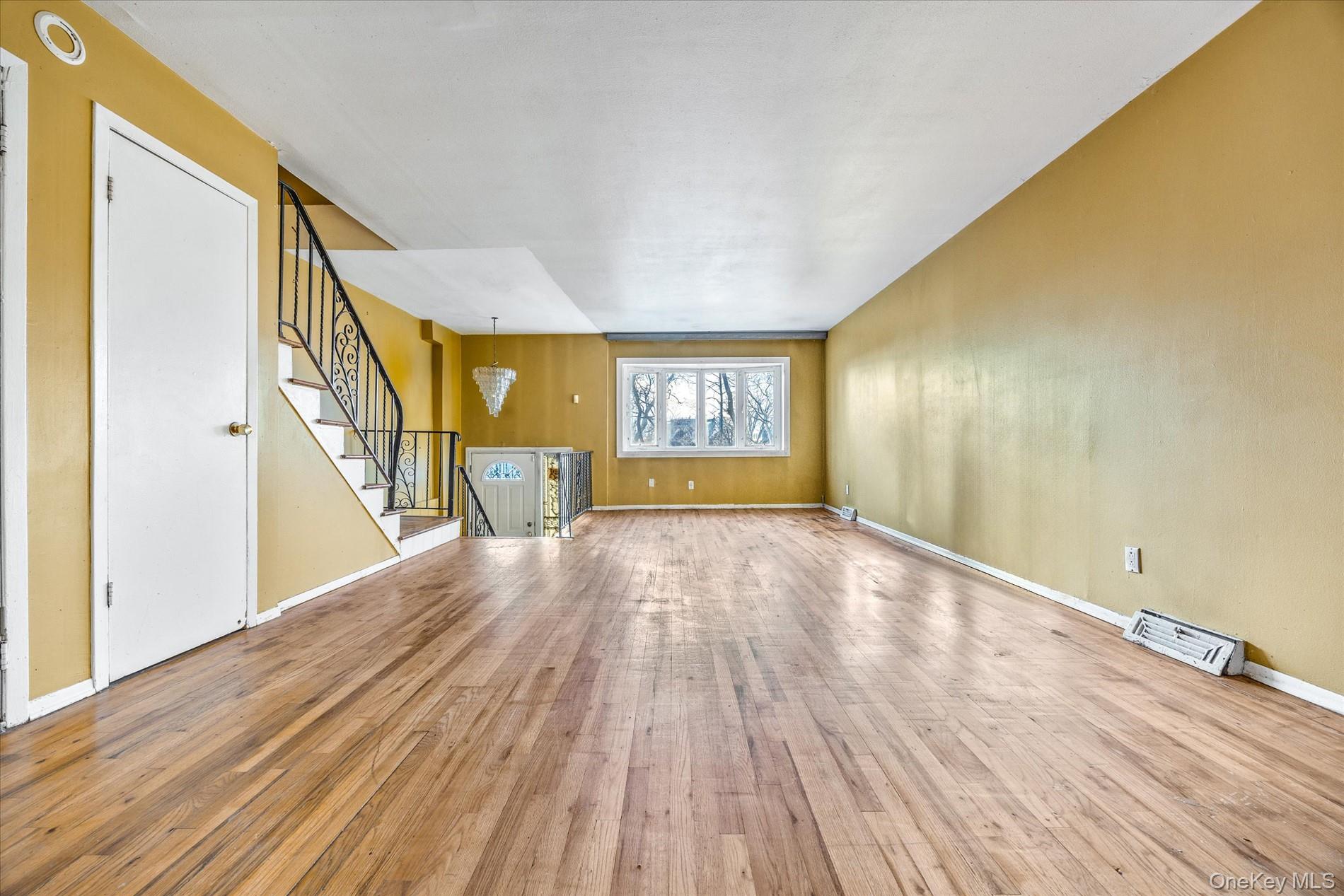 1537 144th Street, Whitestone, NY 11357