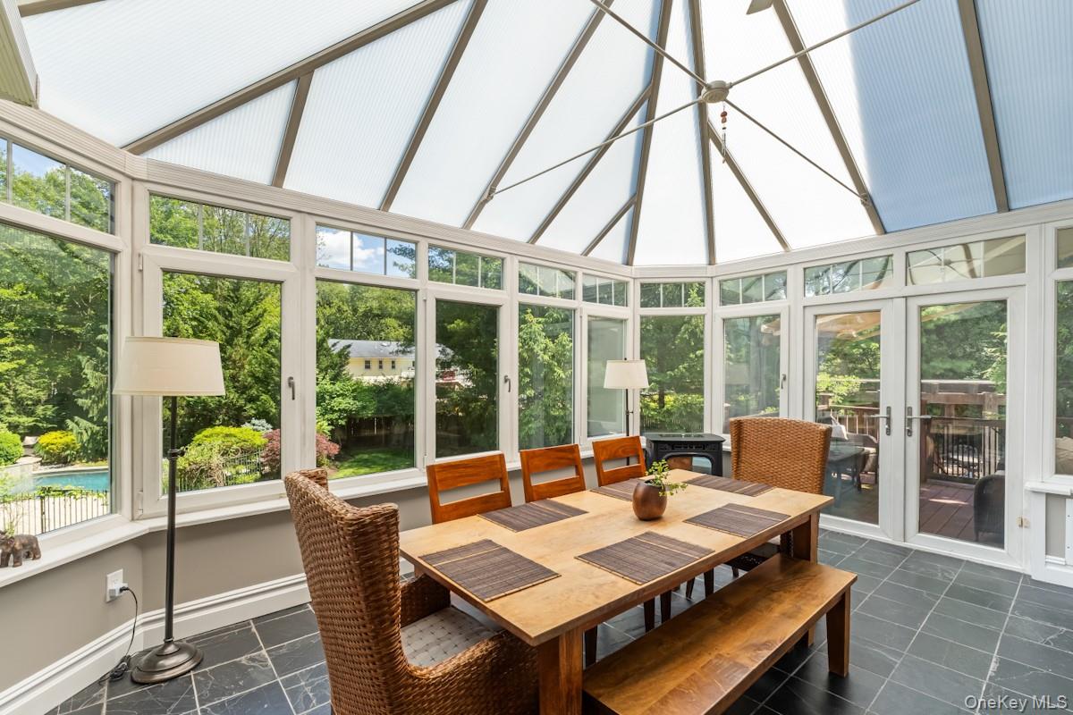 9 Ronwood Road, Chestnut Ridge, NY 10977