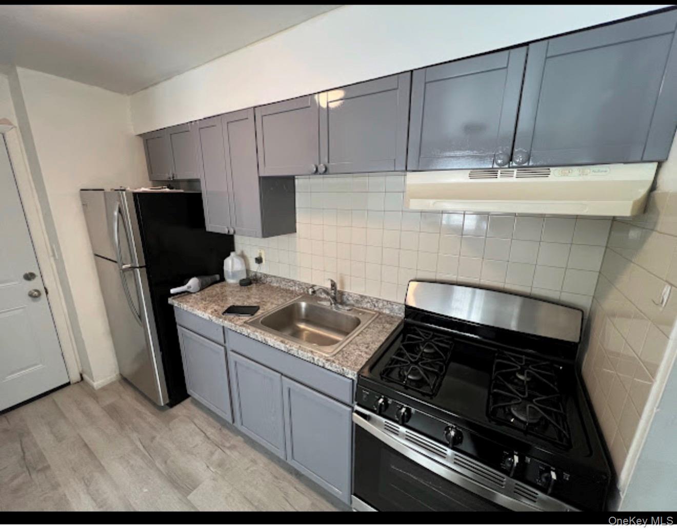 16 Knowles St # 1st Floor, Yonkers, NY 10705