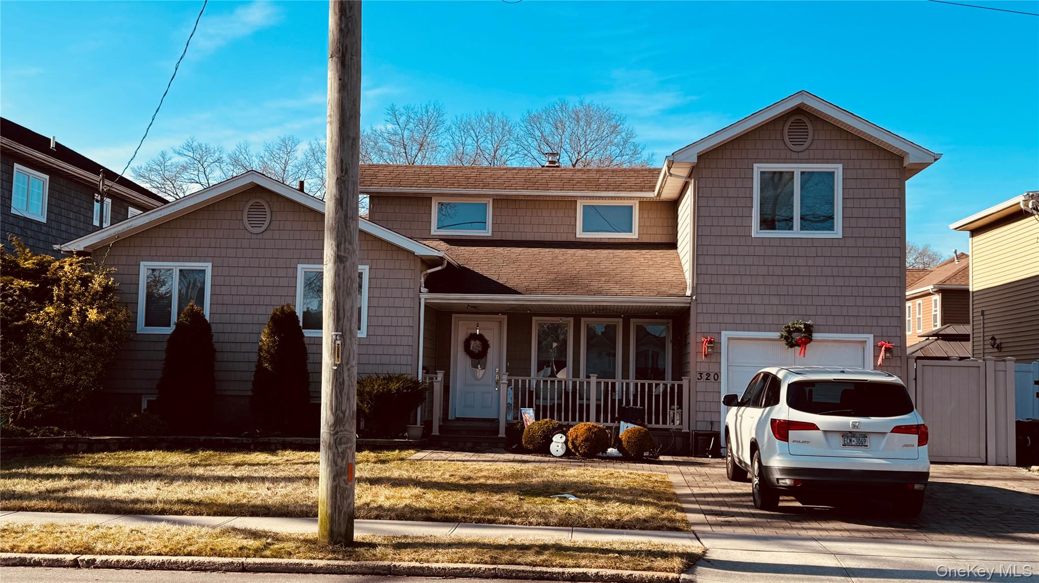 320 Roosevelt Avenue, Massapequa Park, NY 11762