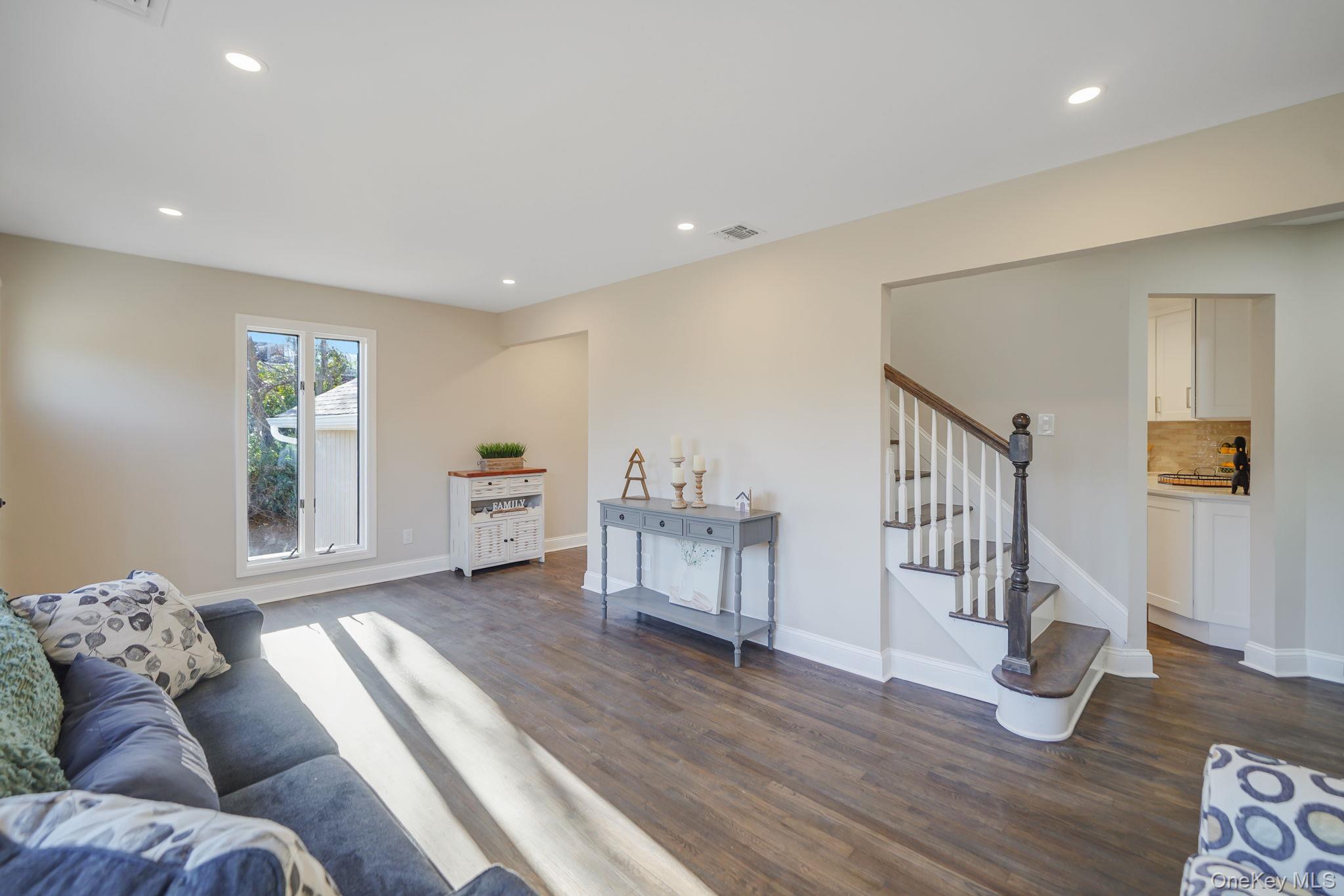 212 Babylon Turnpike, Merrick, NY 11566