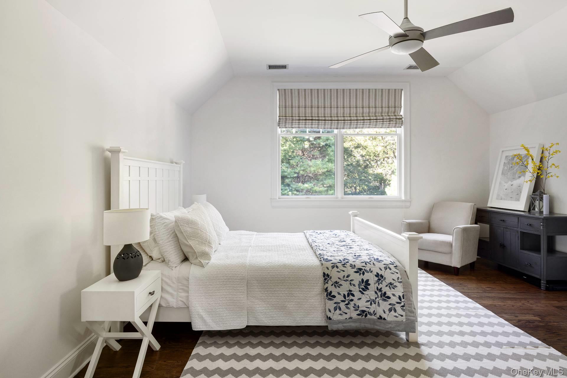 8 Devon Woods Close, Amagansett, NY 11930