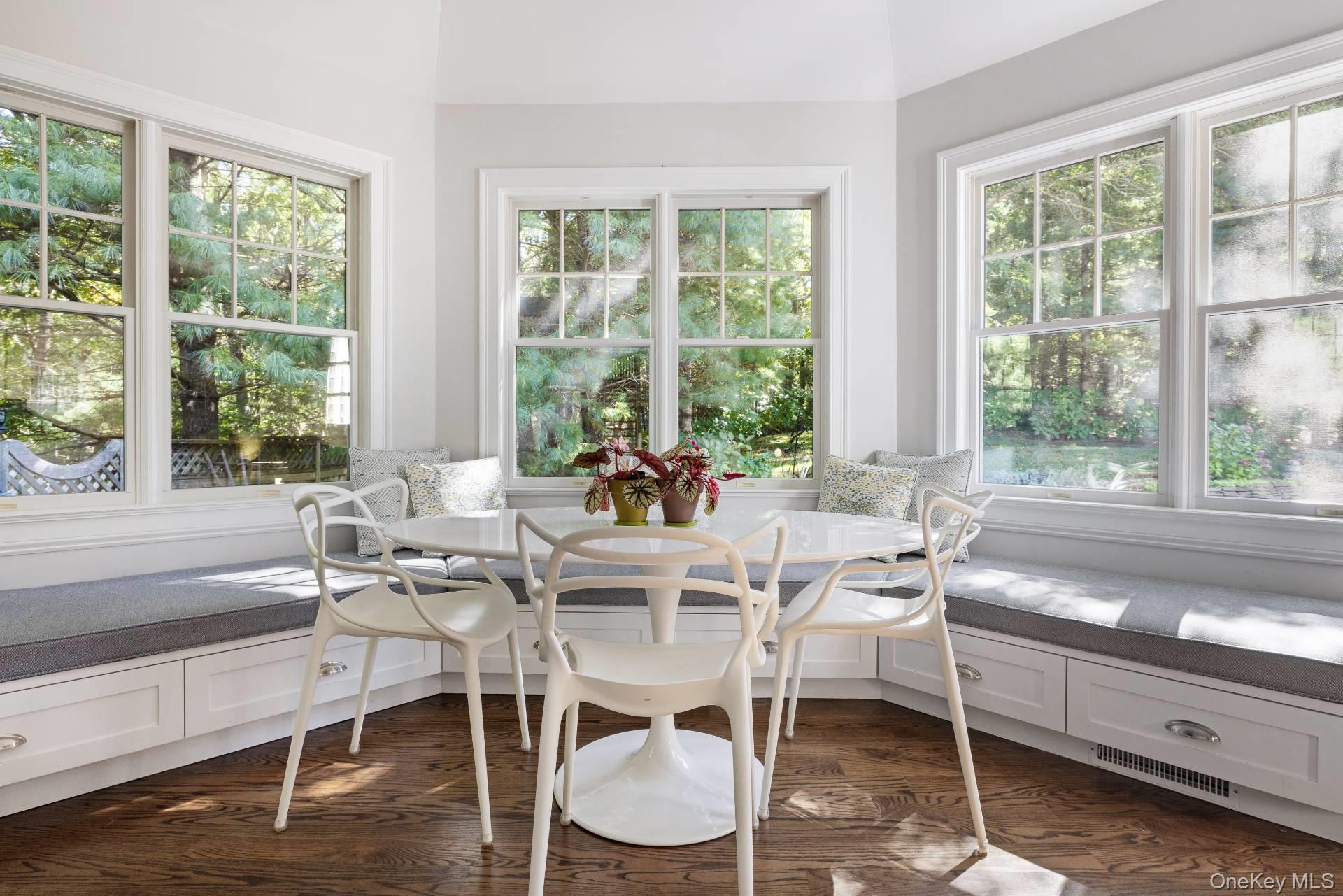 8 Devon Woods Close, Amagansett, NY 11930