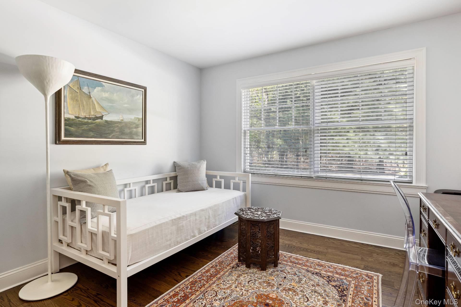 8 Devon Woods Close, Amagansett, NY 11930