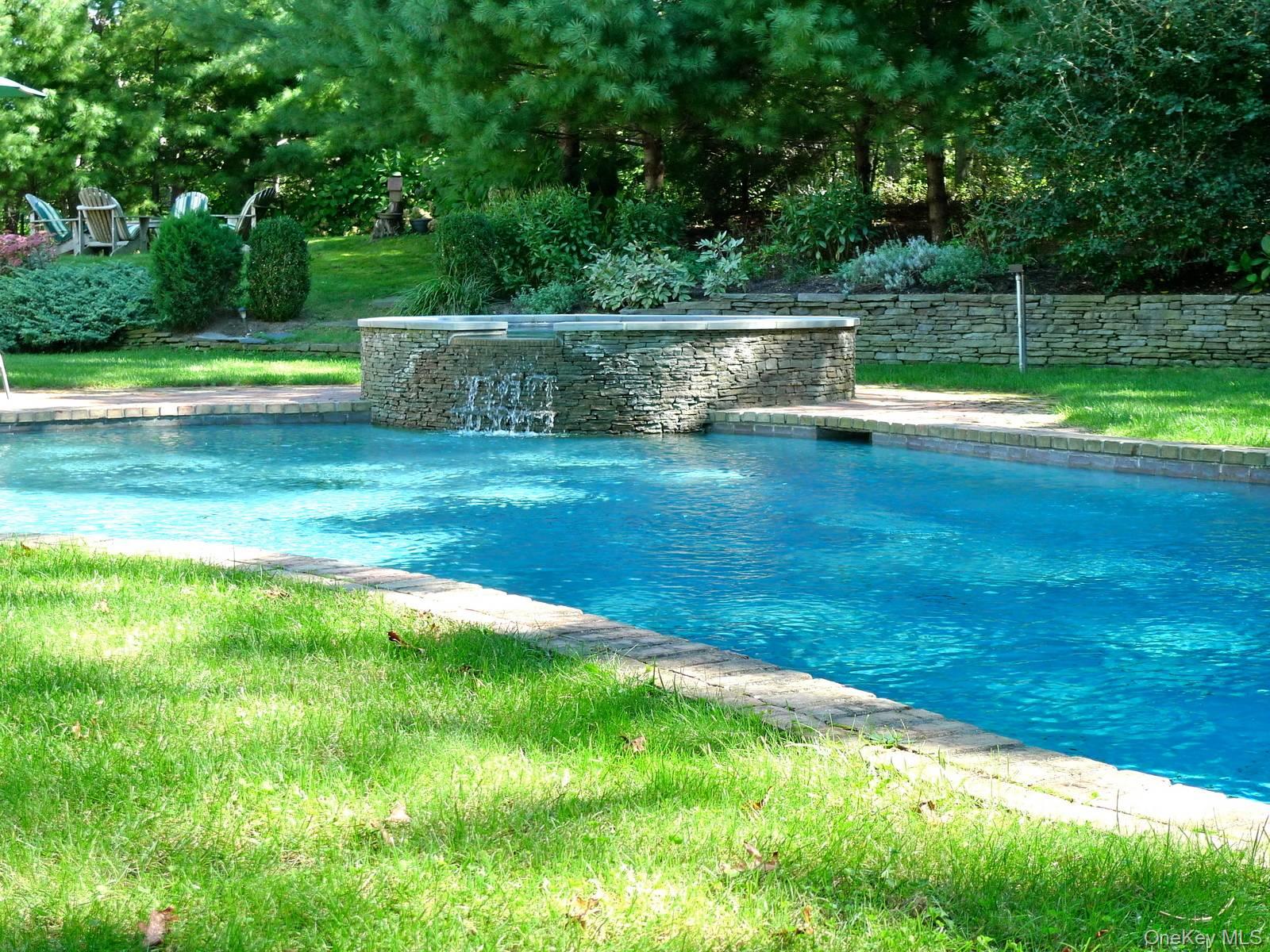 8 Devon Woods Close, Amagansett, NY 11930