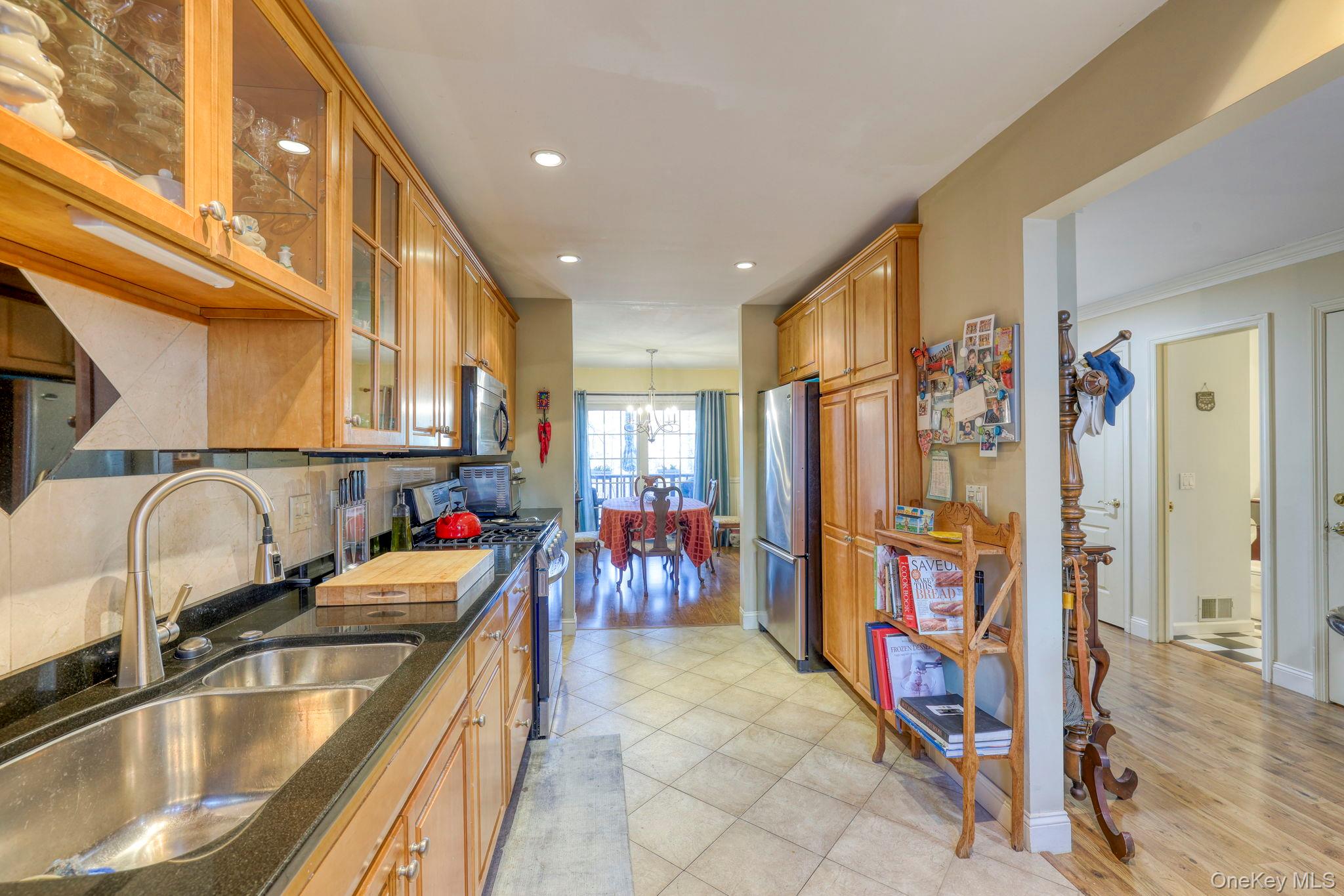 7 Birkdale Court, Poughkeepsie, NY 12603