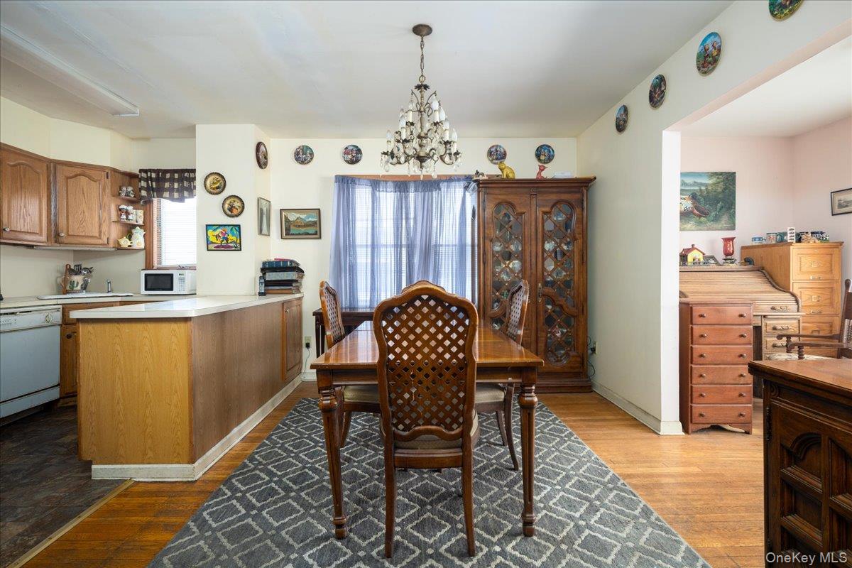 21 Cornell Street, Williston Park, NY 11596