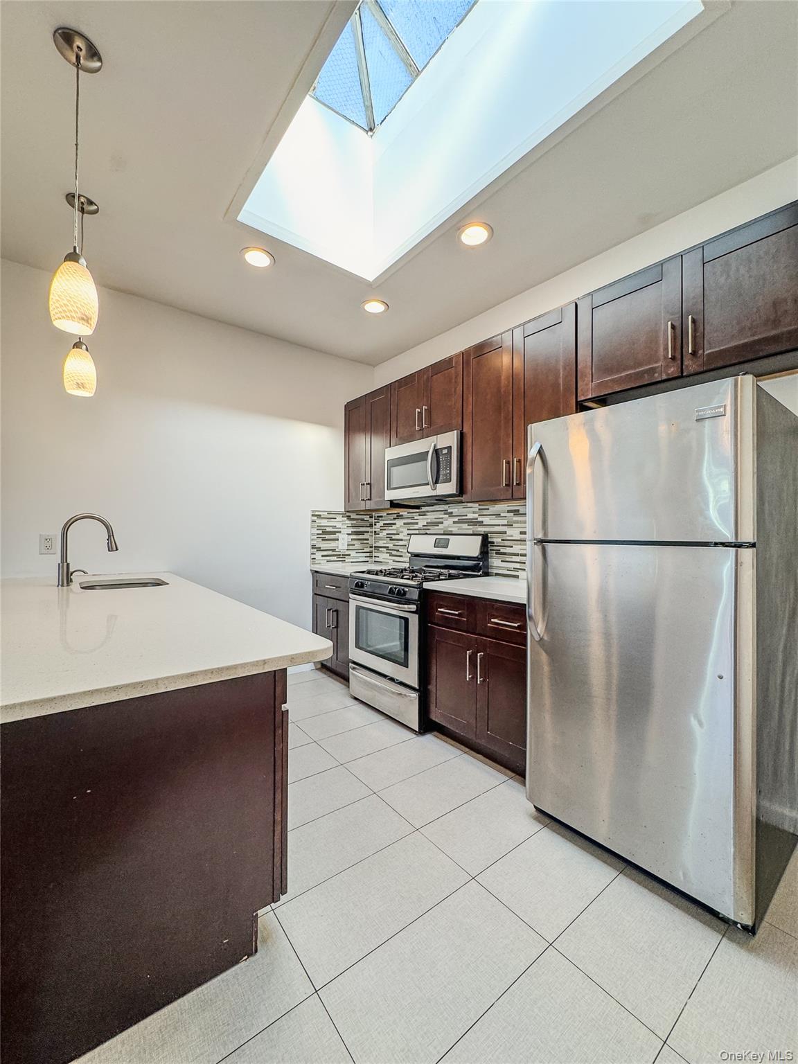 209-211 Main Street # 2N, Farmingdale, NY 11735