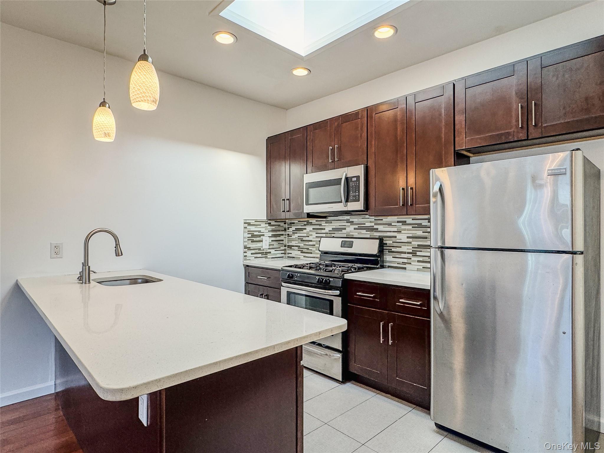 209-211 Main Street # 2N, Farmingdale, NY 11735