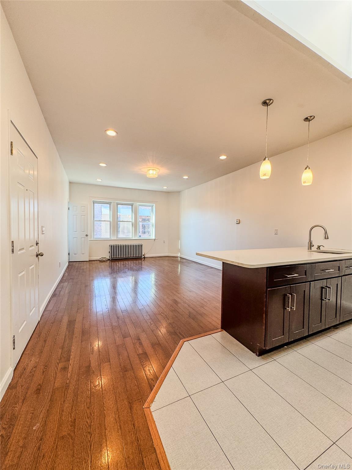 209-211 Main Street # 2N, Farmingdale, NY 11735