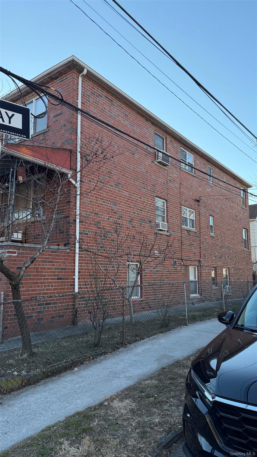 2874 Roberts Avenue, Bronx, NY 10461