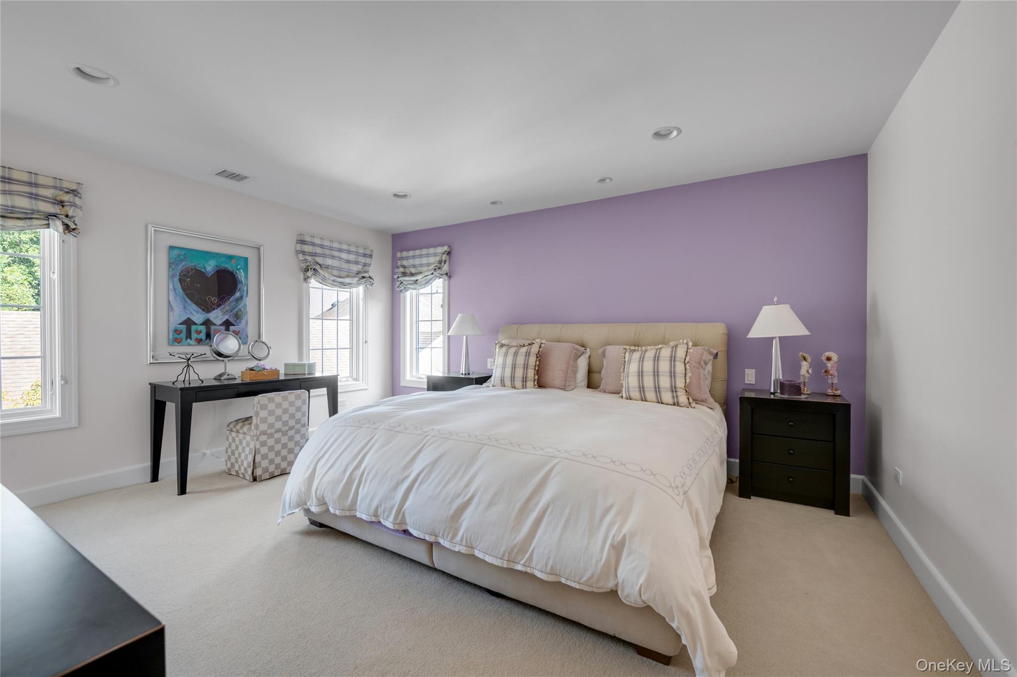 17 Evergreen Circle, Manhasset, NY 11030