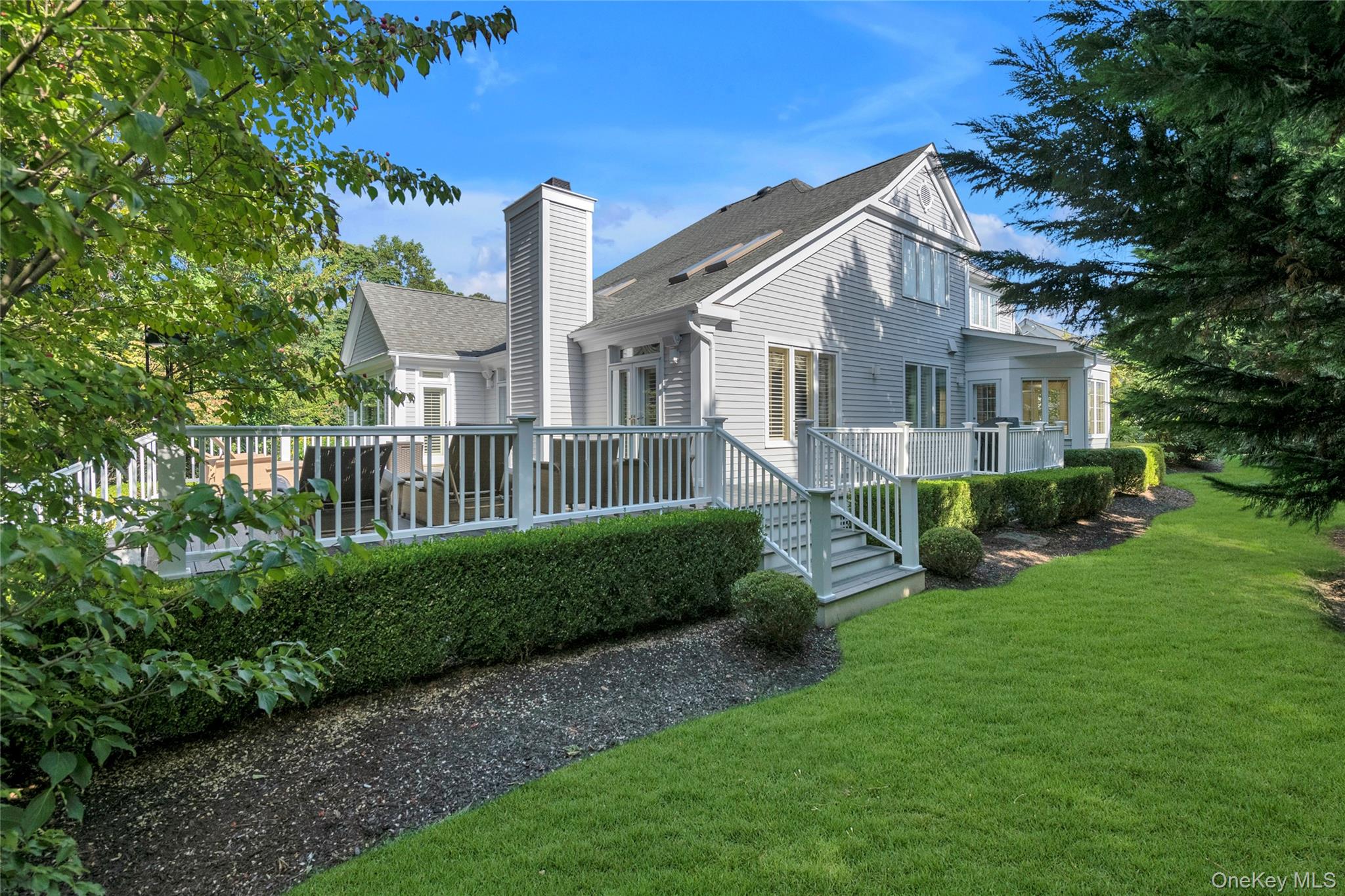 17 Evergreen Circle, Manhasset, NY 11030