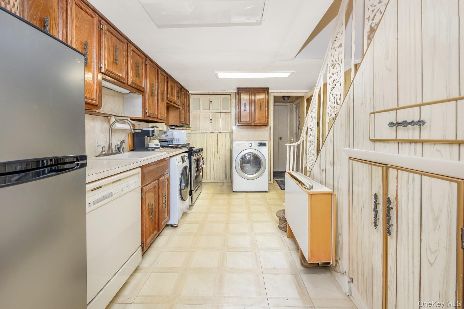 60-56 75th Street, Middle Village, NY 11379