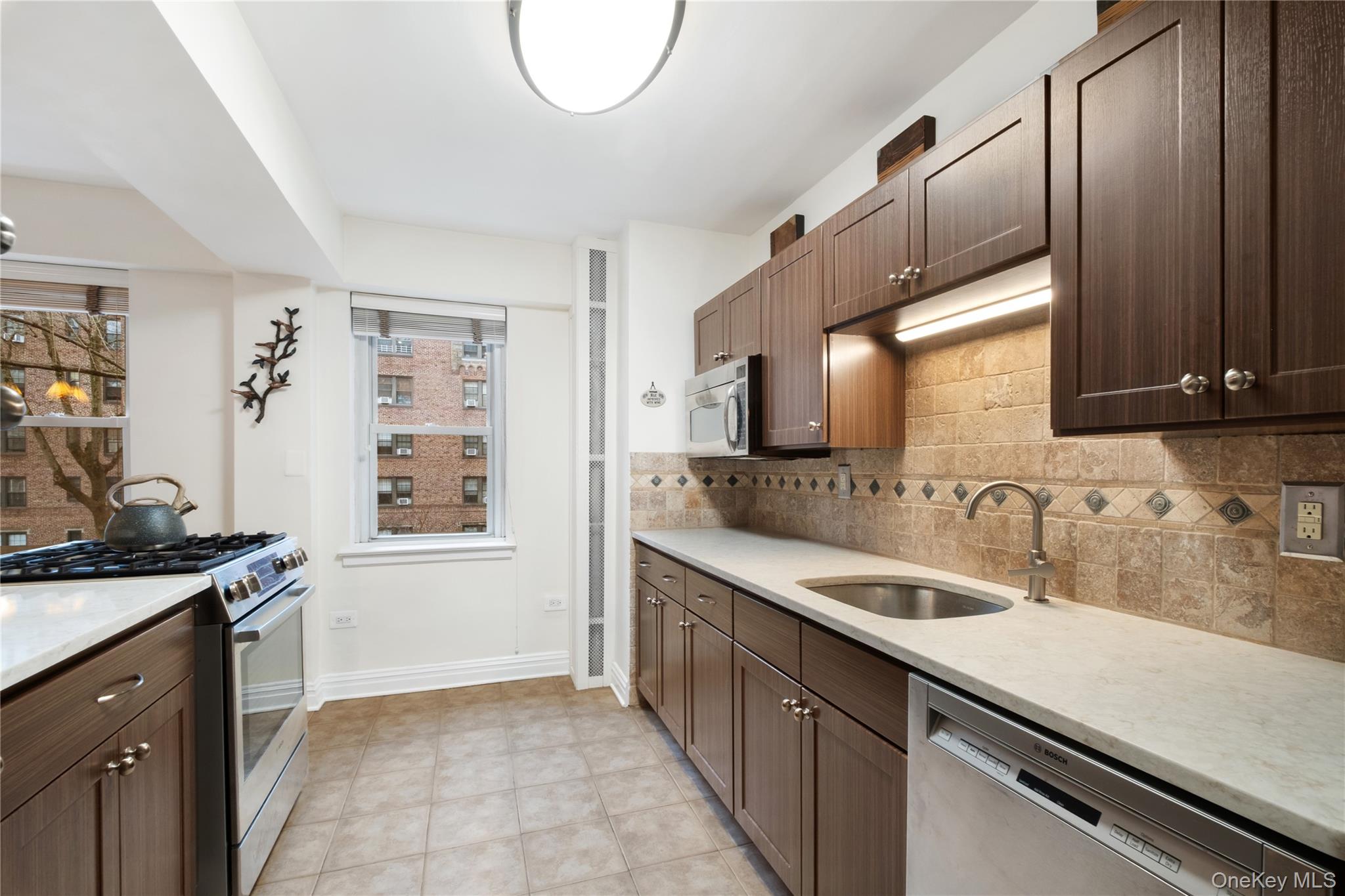 235 Garth Road # E2A, Scarsdale, NY 10583