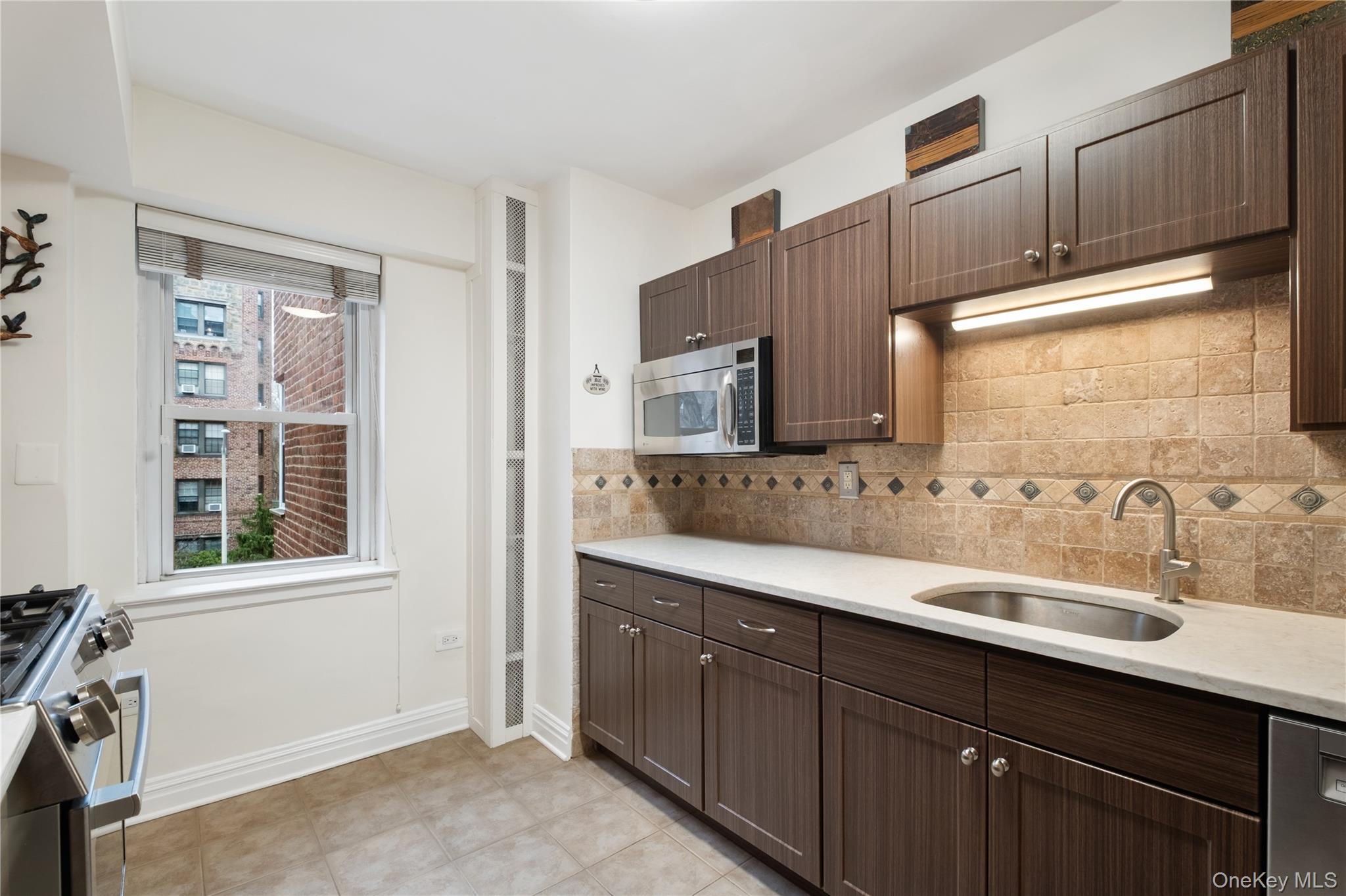 235 Garth Road # E2A, Scarsdale, NY 10583