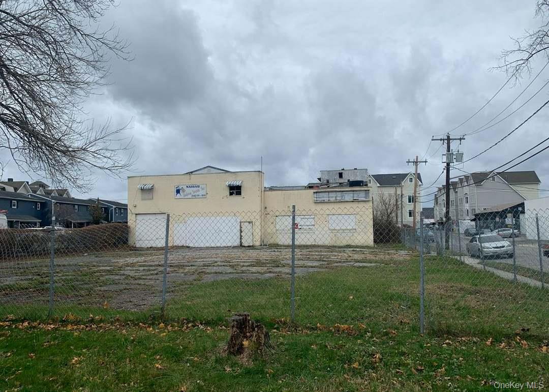 525 Ray Street, Freeport, NY 11520