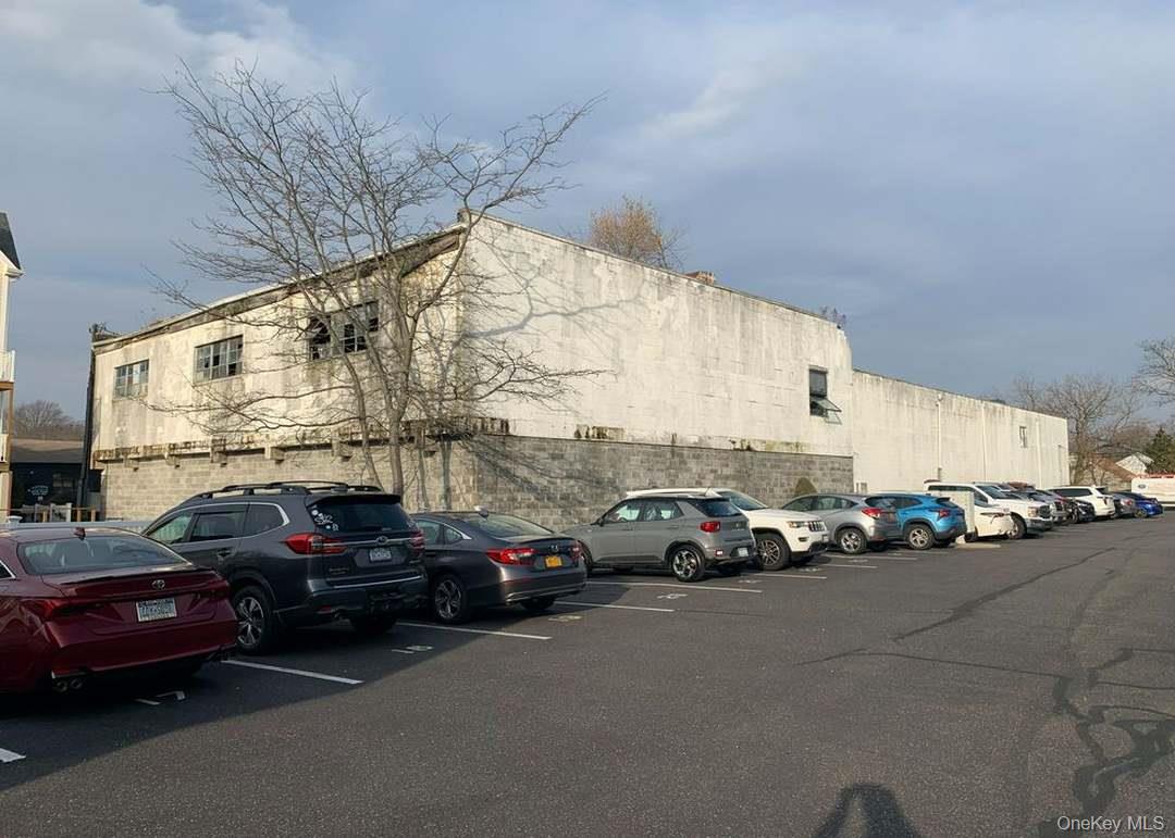 525 Ray Street, Freeport, NY 11520