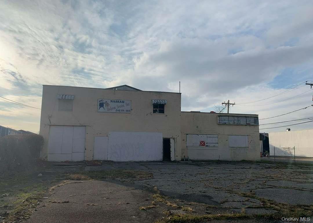 525 Ray Street, Freeport, NY 11520