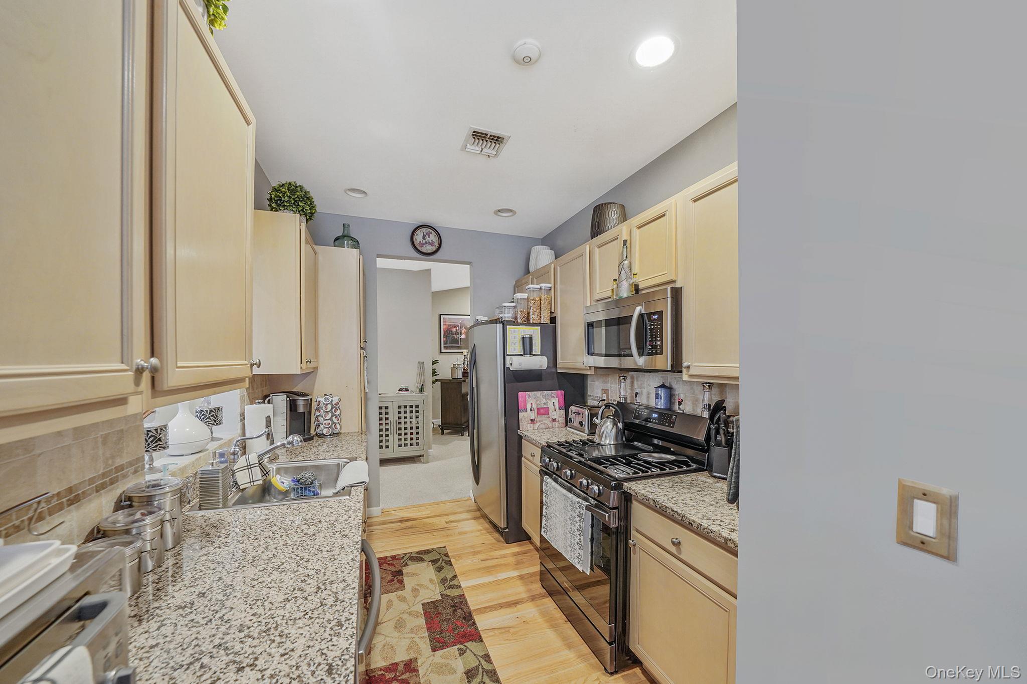 109 Constantine Way, Mount Sinai, NY 11766