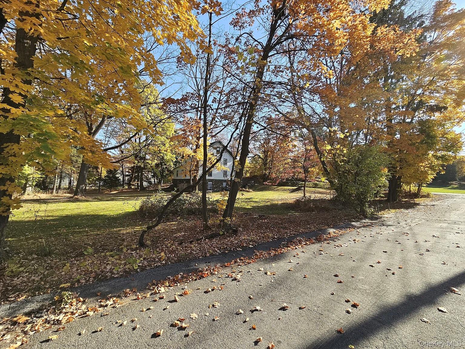 51 Estrada Road, Woodbury, NY 10917