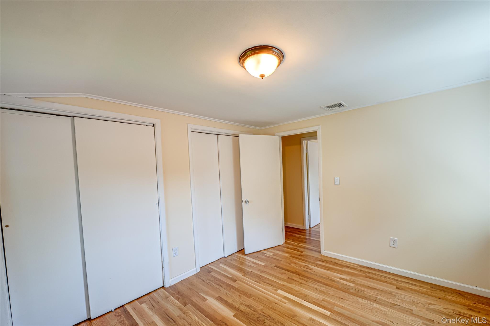 69 Allan Drive, East Norwich, NY 11732