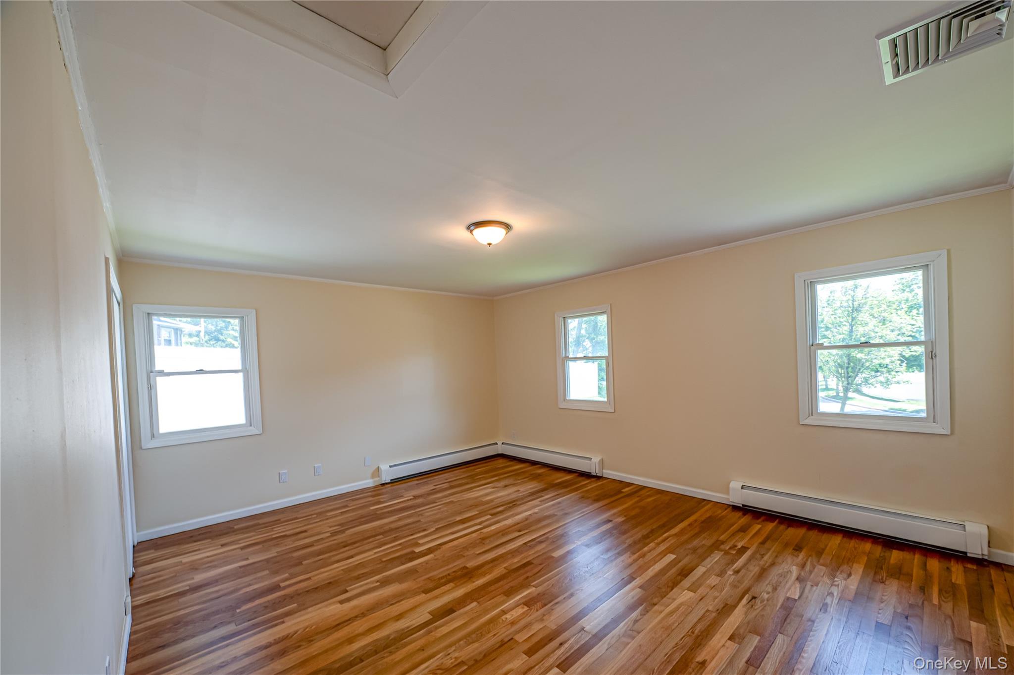 69 Allan Drive, East Norwich, NY 11732