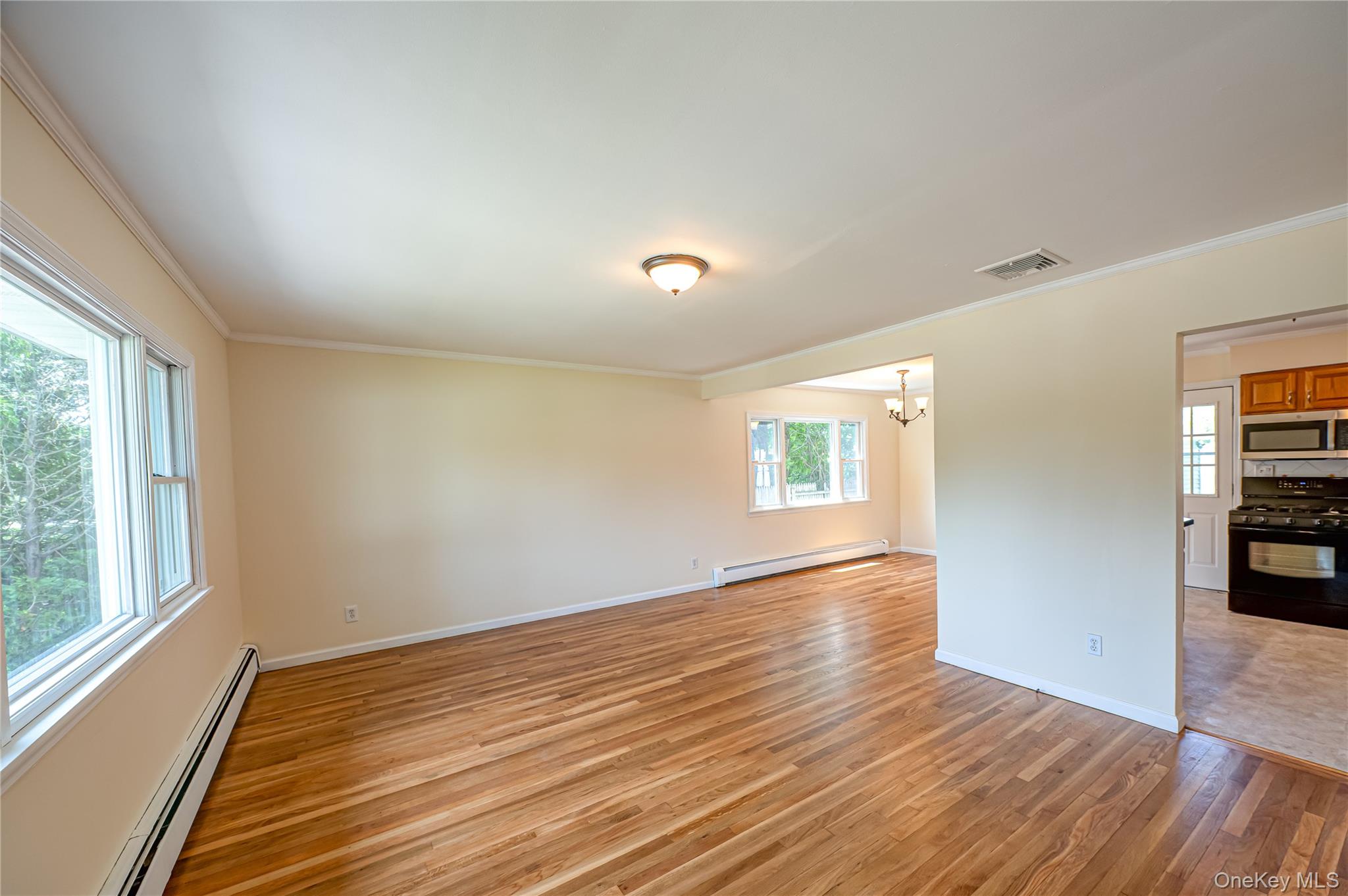 69 Allan Drive, East Norwich, NY 11732