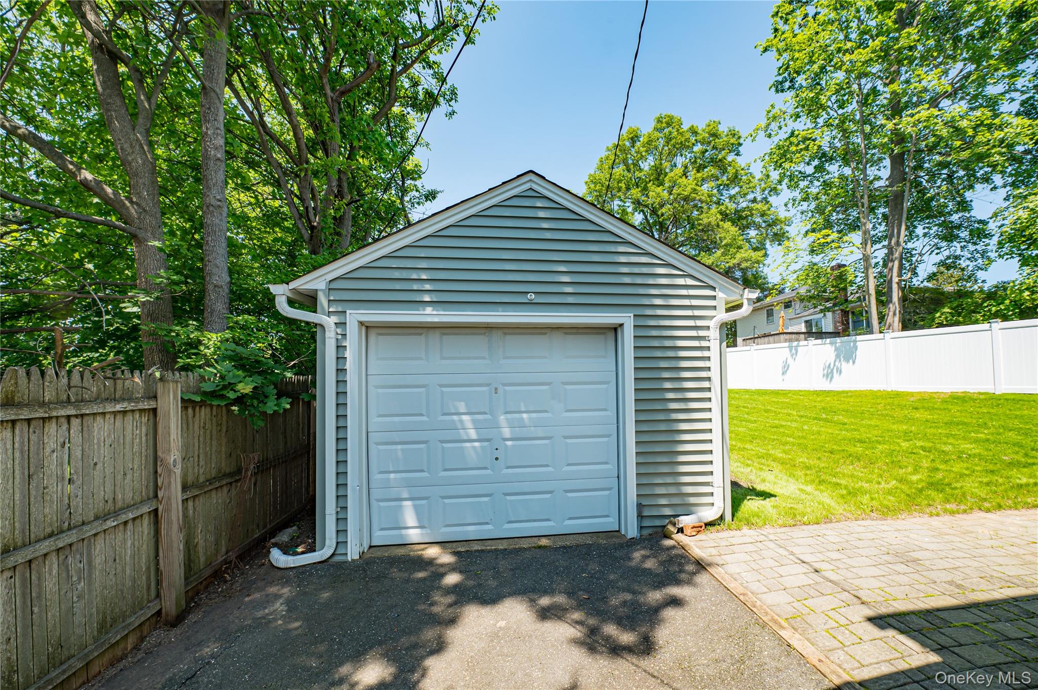 69 Allan Drive, East Norwich, NY 11732