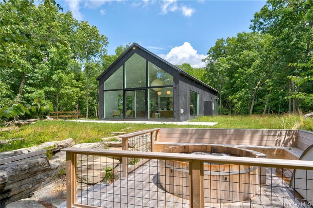 385 Evergreen Lane, Narrowsburg, NY 12764