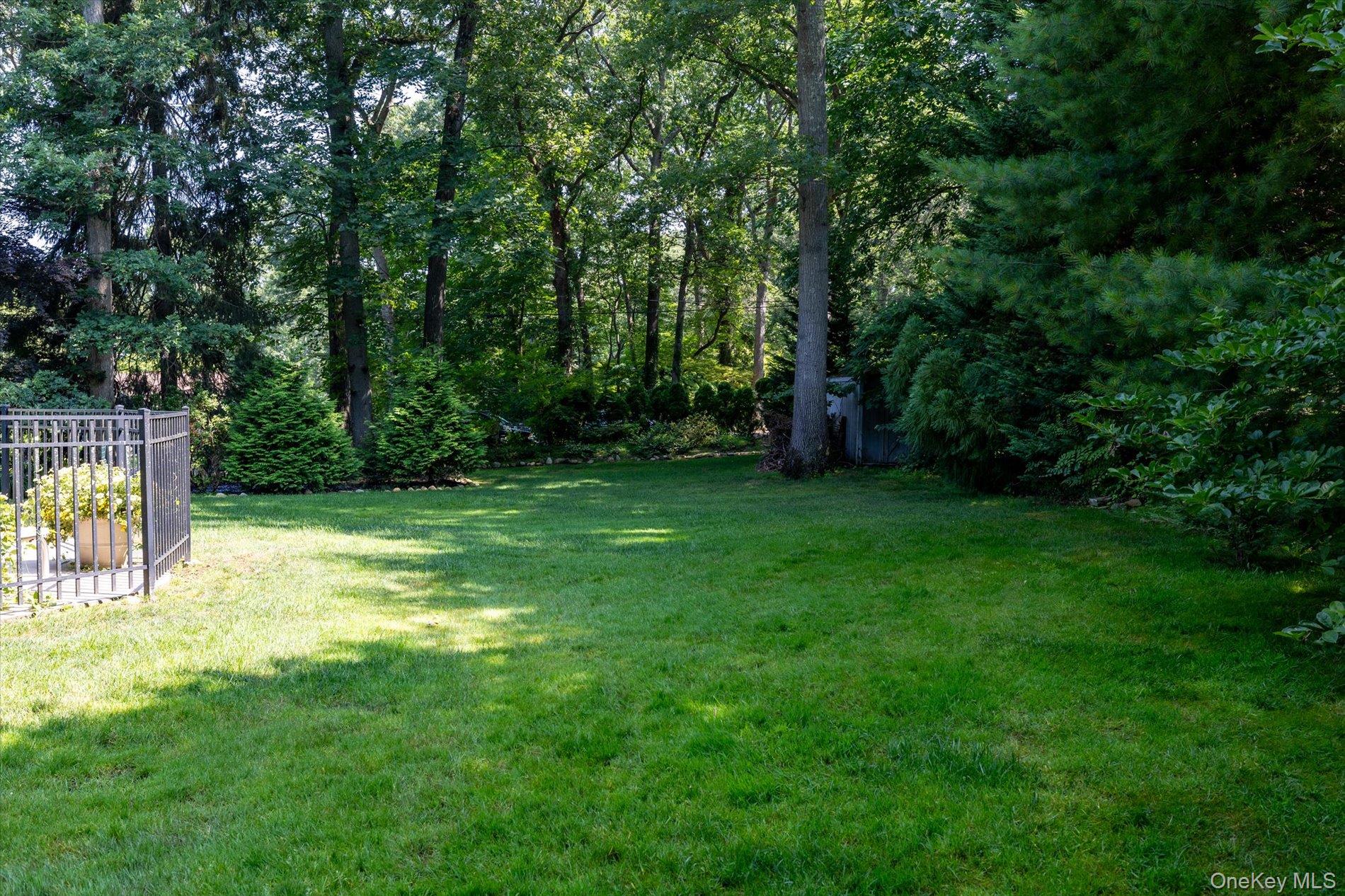 2 Meadowlark Lane, Huntington, NY 11743