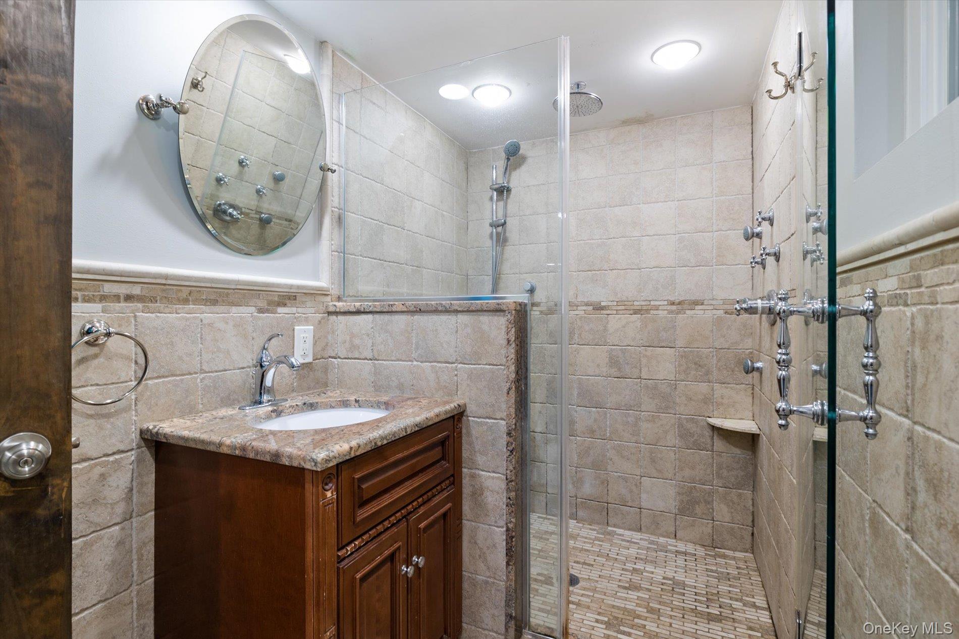 2 Meadowlark Lane, Huntington, NY 11743