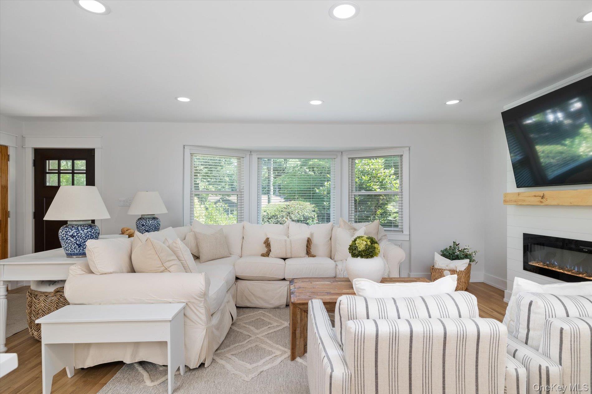 2 Meadowlark Lane, Huntington, NY 11743