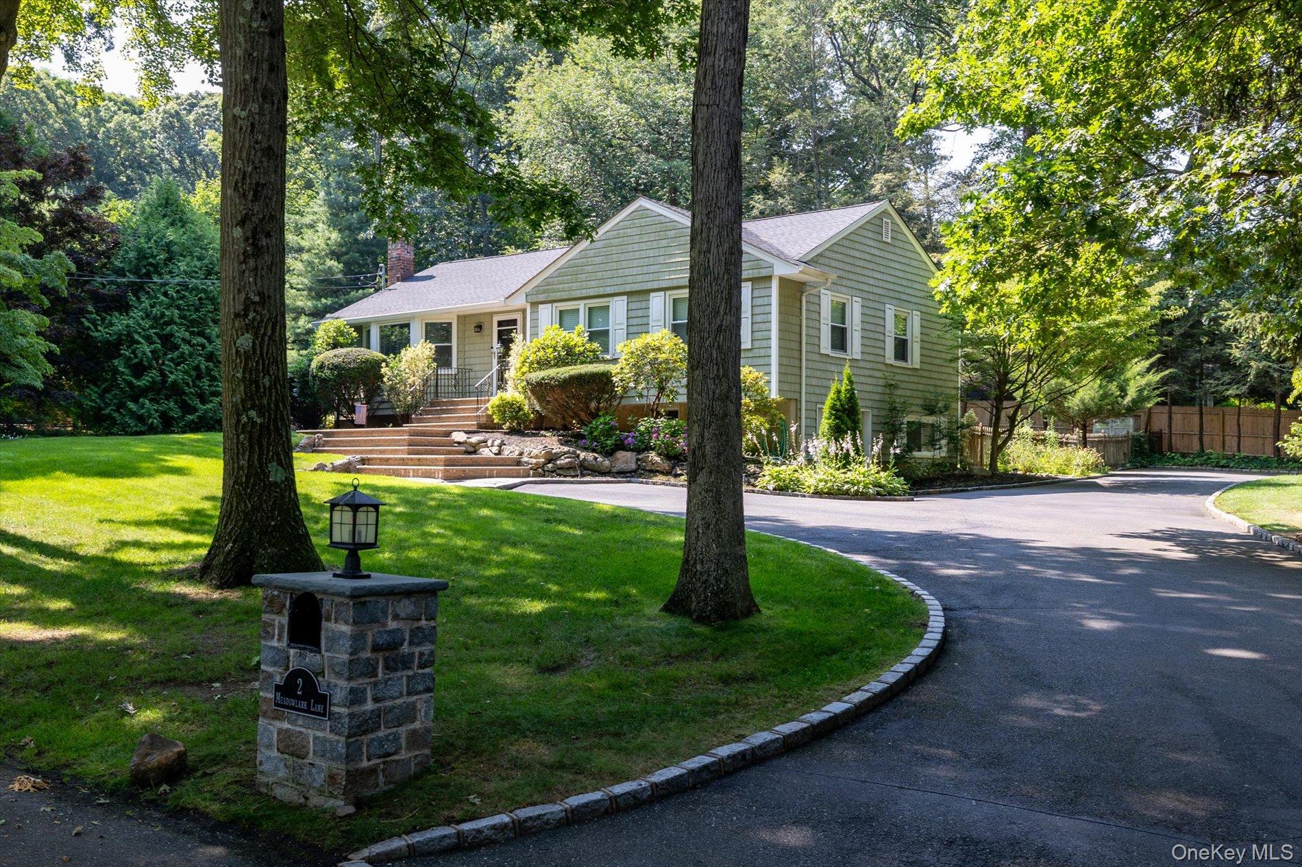 2 Meadowlark Lane, Huntington, NY 11743
